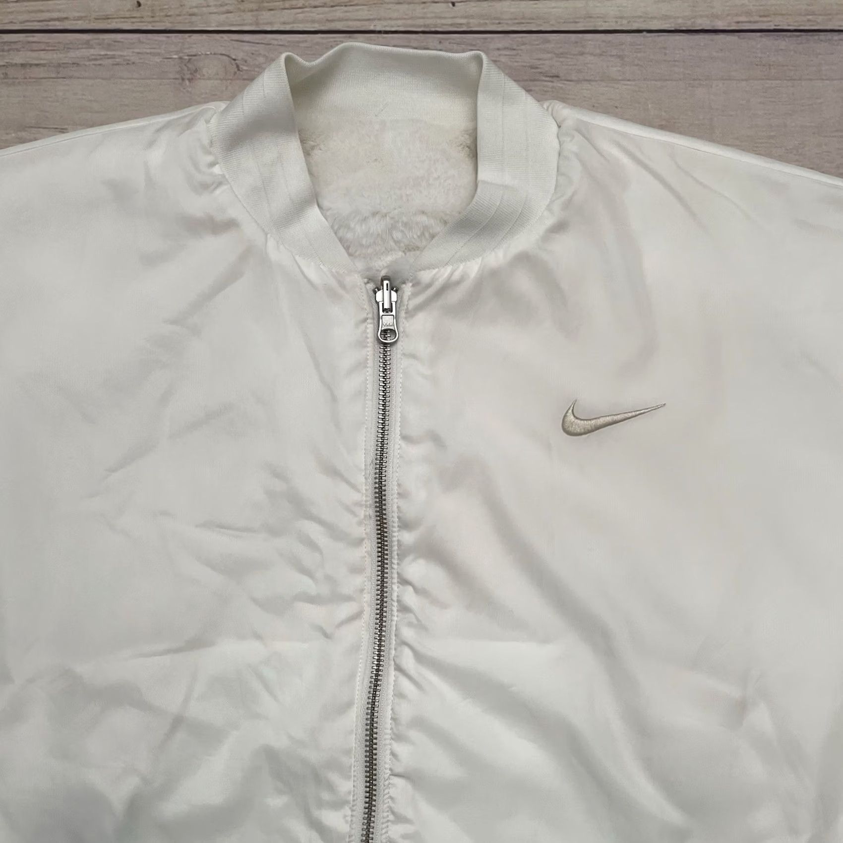 Nike VINTAGE? No – ignore. Reversible Faux Fur Satin Bomber Jacket Nike Women M White NWT FB8692-133 jacket Size M / US 6-8 / IT 42-44 - 5 Thumbnail