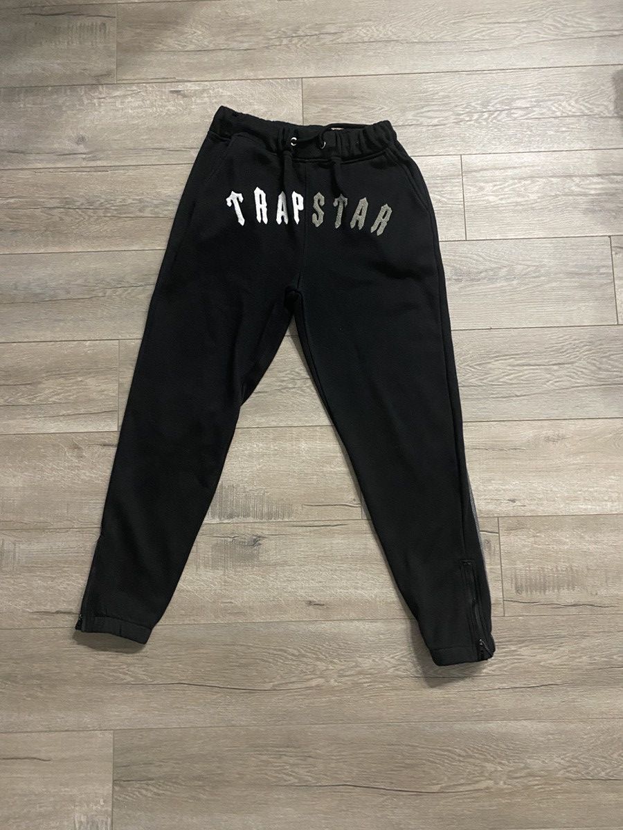 Star flare sweats