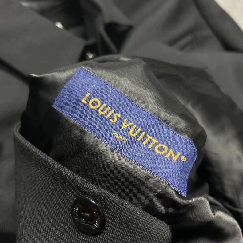 Louis Vuitton louis vuitton 24 new FITon pearl embroidered logo wool jack Size US L / EU 52-54 / 3 - 4 Thumbnail