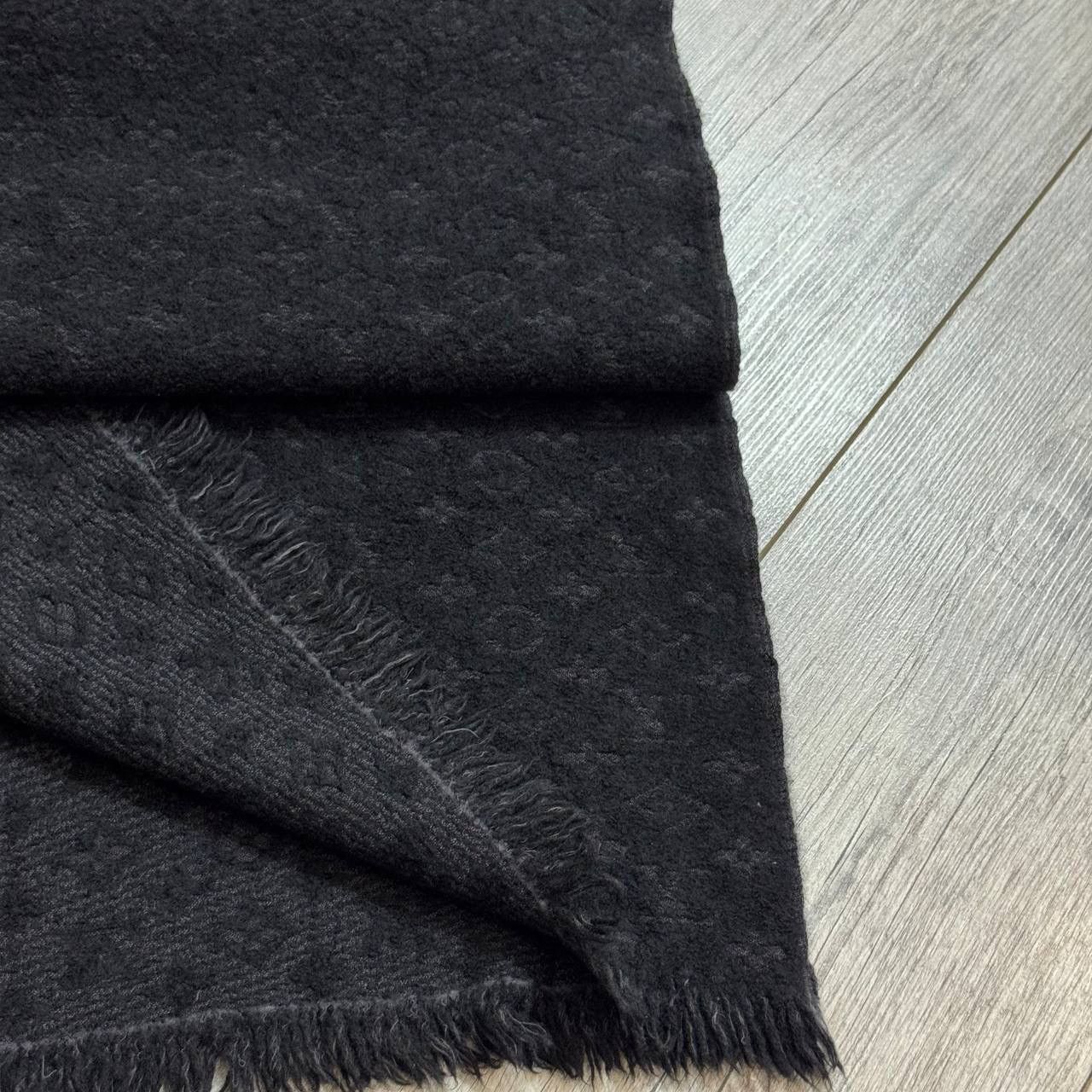 Louis Vuitton Louis Vuitton Wool Scarf Size ONE SIZE - 2 Thumbnail