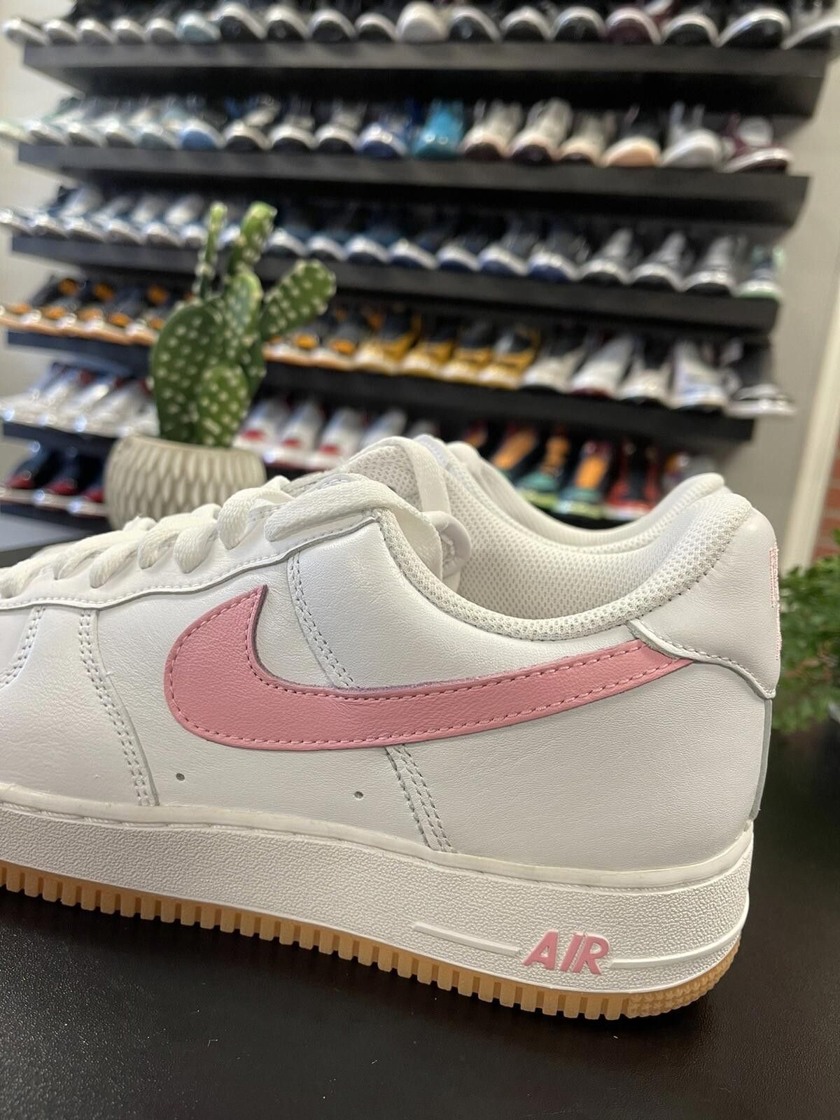 Nike Size 11 - Nike Air Force 1 Low Retro Valentines Day White Size US 11 / EU 44 - 6 Thumbnail