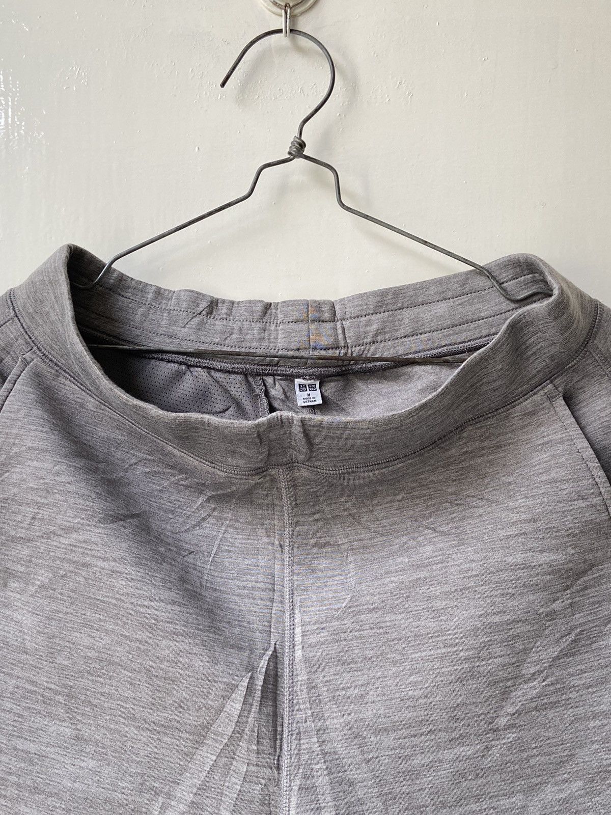 Uniqlo UNIQLO Grey Joggers Pants Size US 30 / EU 46 - 3 Thumbnail