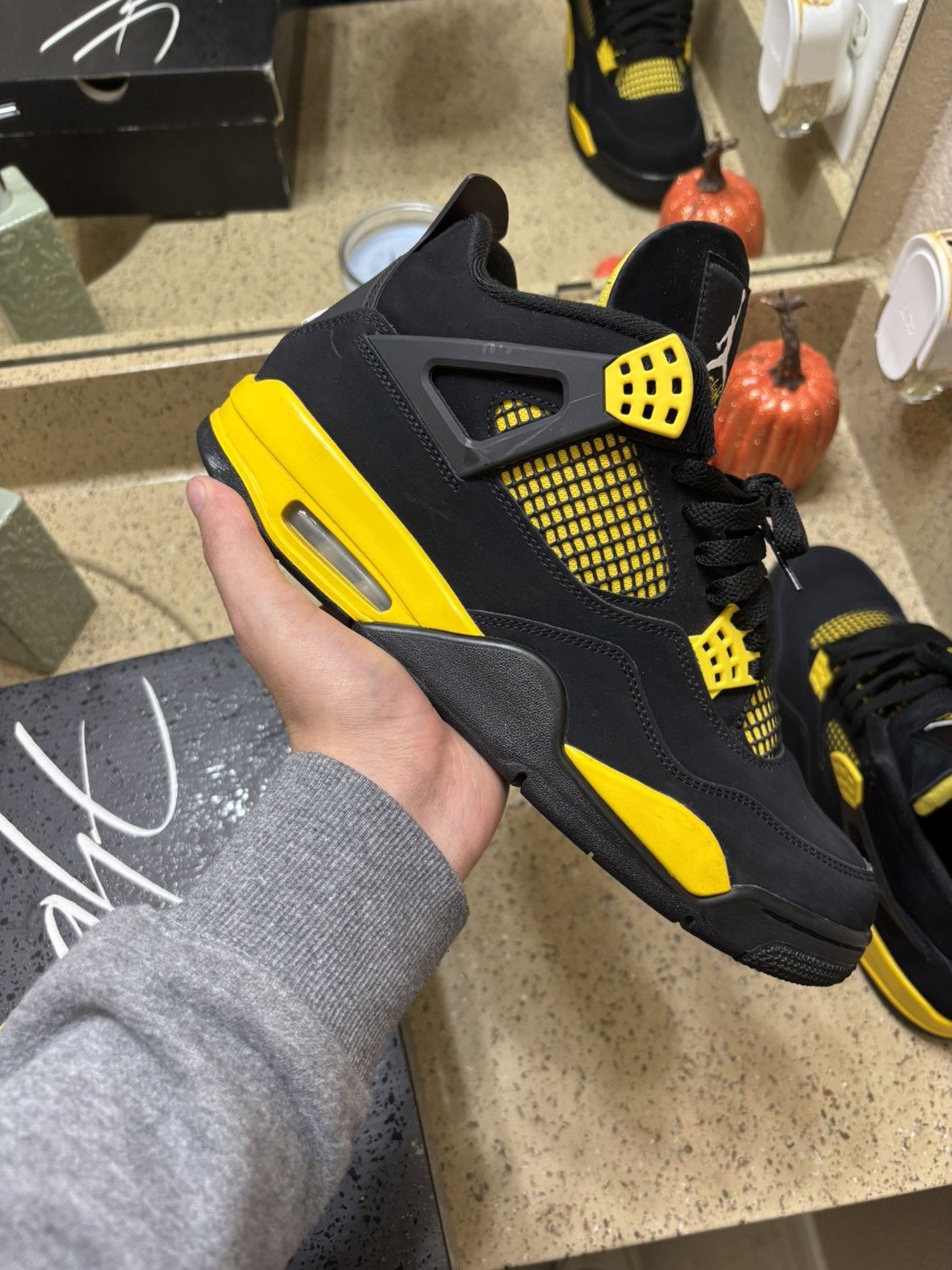 Jordan Brand Jordan 4 yellow thunder Size US 11 / EU 44 - 1 Thumbnail