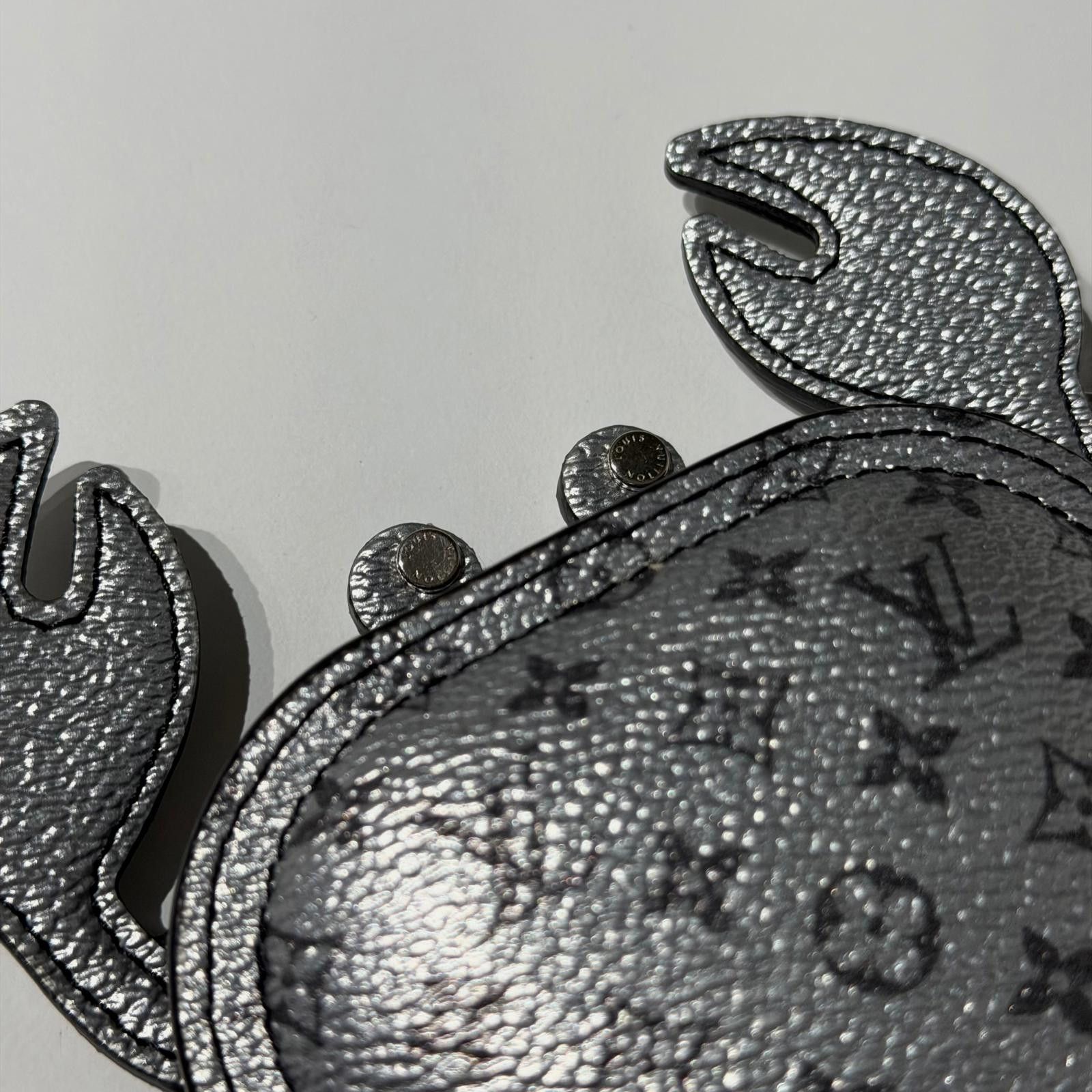 Louis Vuitton Louis Vuitton Leather Crab Bag Charm Size ONE SIZE - 4 Thumbnail
