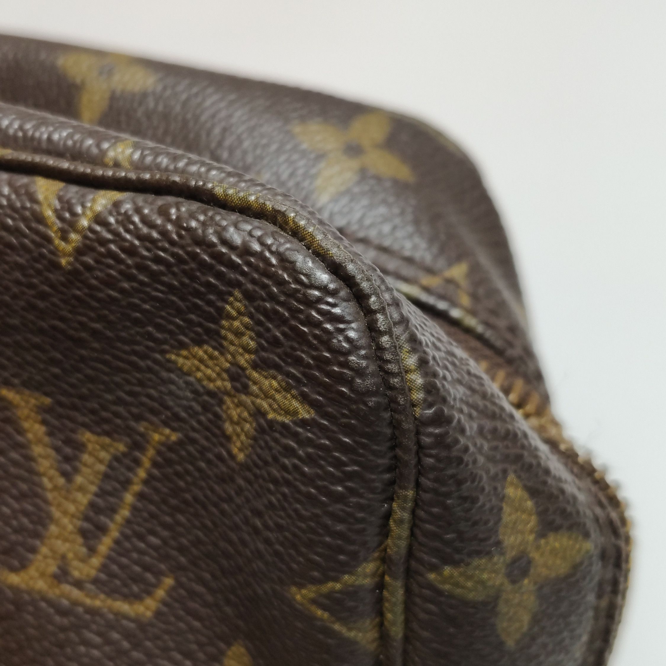 Louis Vuitton Louis Vuitton (LV) TrousseToilette old flower zipper clutch Size ONE SIZE - 7 Thumbnail