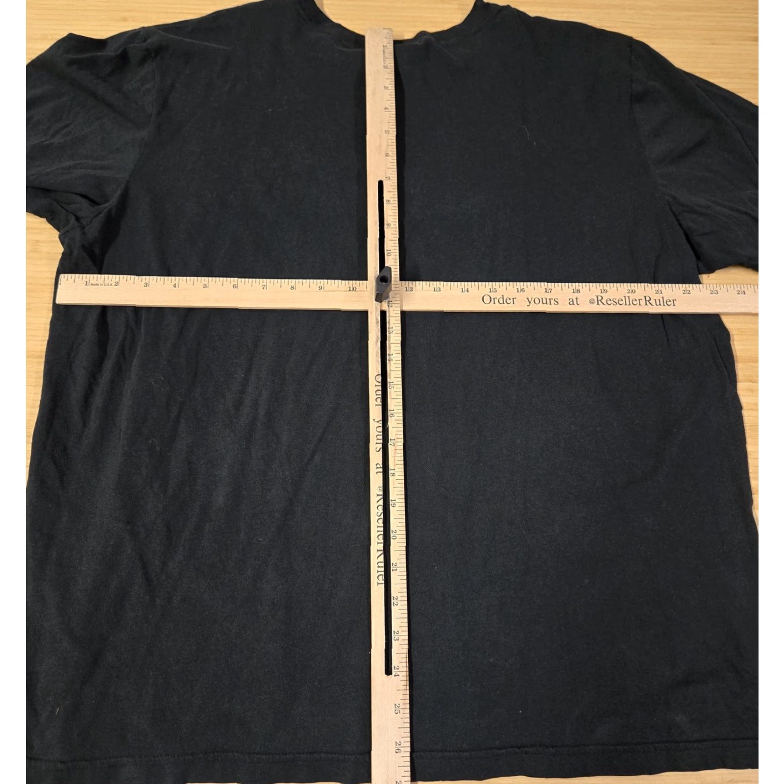 Vintage **Gears of War 3 Mens Black Graphic Tee XL Cog Logo** User: **Gears of War 3 Mens Black Graphic Tee XL Cog Logo** Size US XL / EU 56 / 4 - 5 Thumbnail