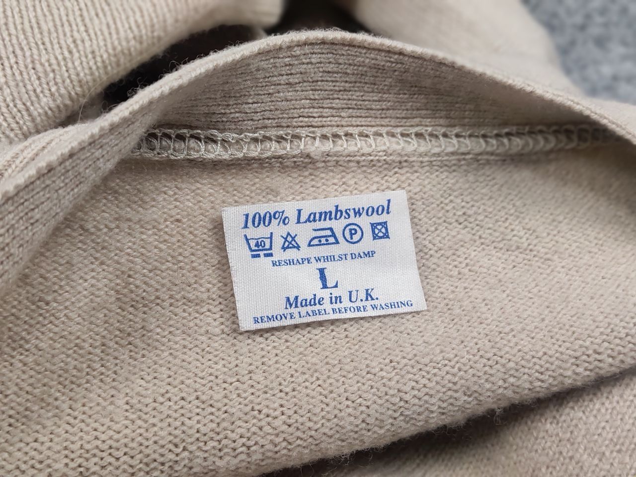 Vintage Vintage 80's Textured Beige milky knitted button Cardigan Size US L / EU 52-54 / 3 - 12 Thumbnail