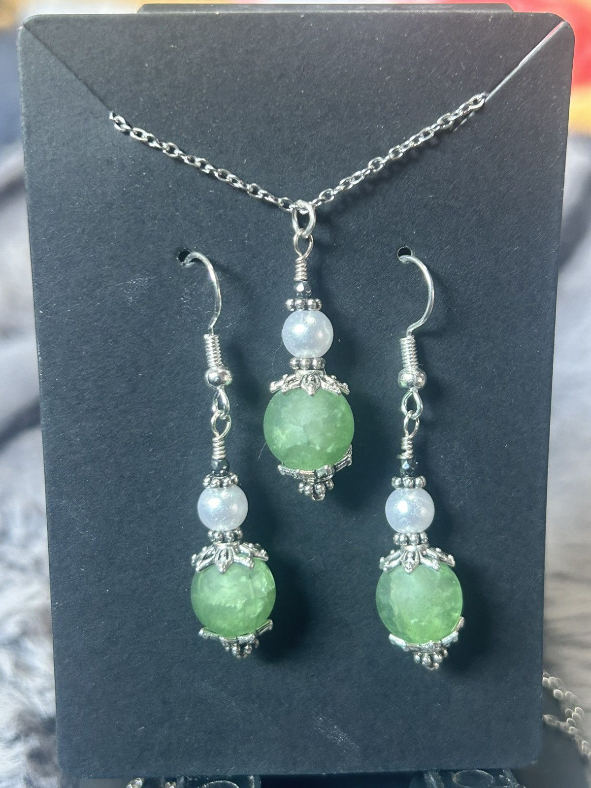 Handmade Handcrafted green crackle glass classic pearl necklace set Size ONE SIZE - 2 Thumbnail