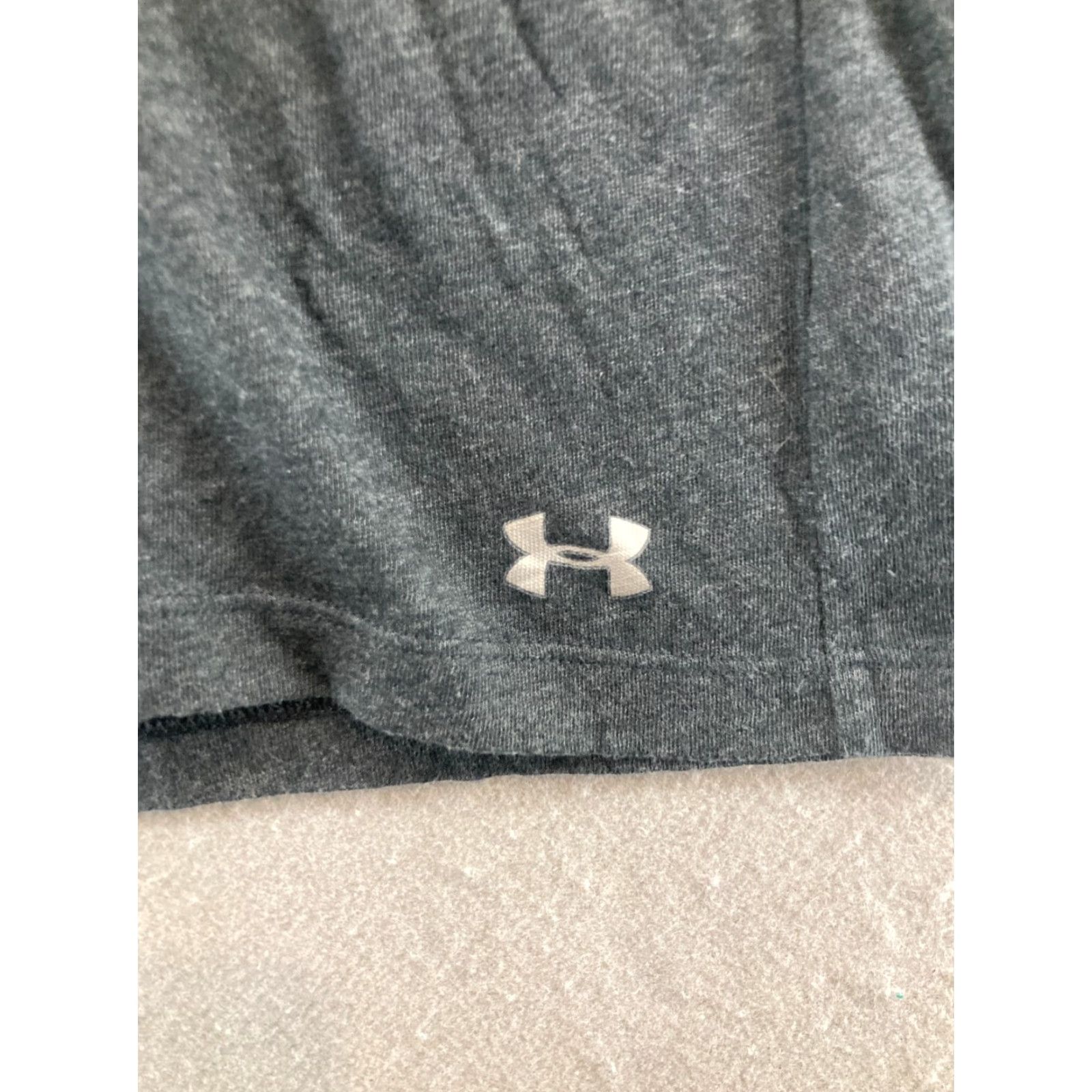 Under Armour Under Armour Womens Shirt XL Gray Batman HeatGear Crew Neck Short Sleeve Pullover Slim Fit Regular Size T-Shirt Comics Logo Size XL / US 12-14 / IT 48-50 - 4 Thumbnail
