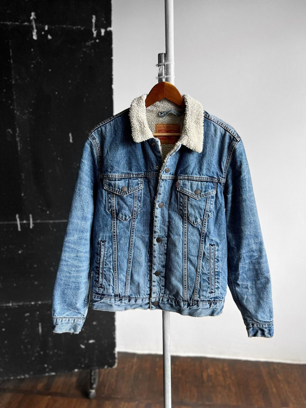 Designer × Levi's Levis Sherpa Lined Trucker Denim Blue Jacket Long Sleeve Size US S / EU 44-46 / 1 - 1 Thumbnail
