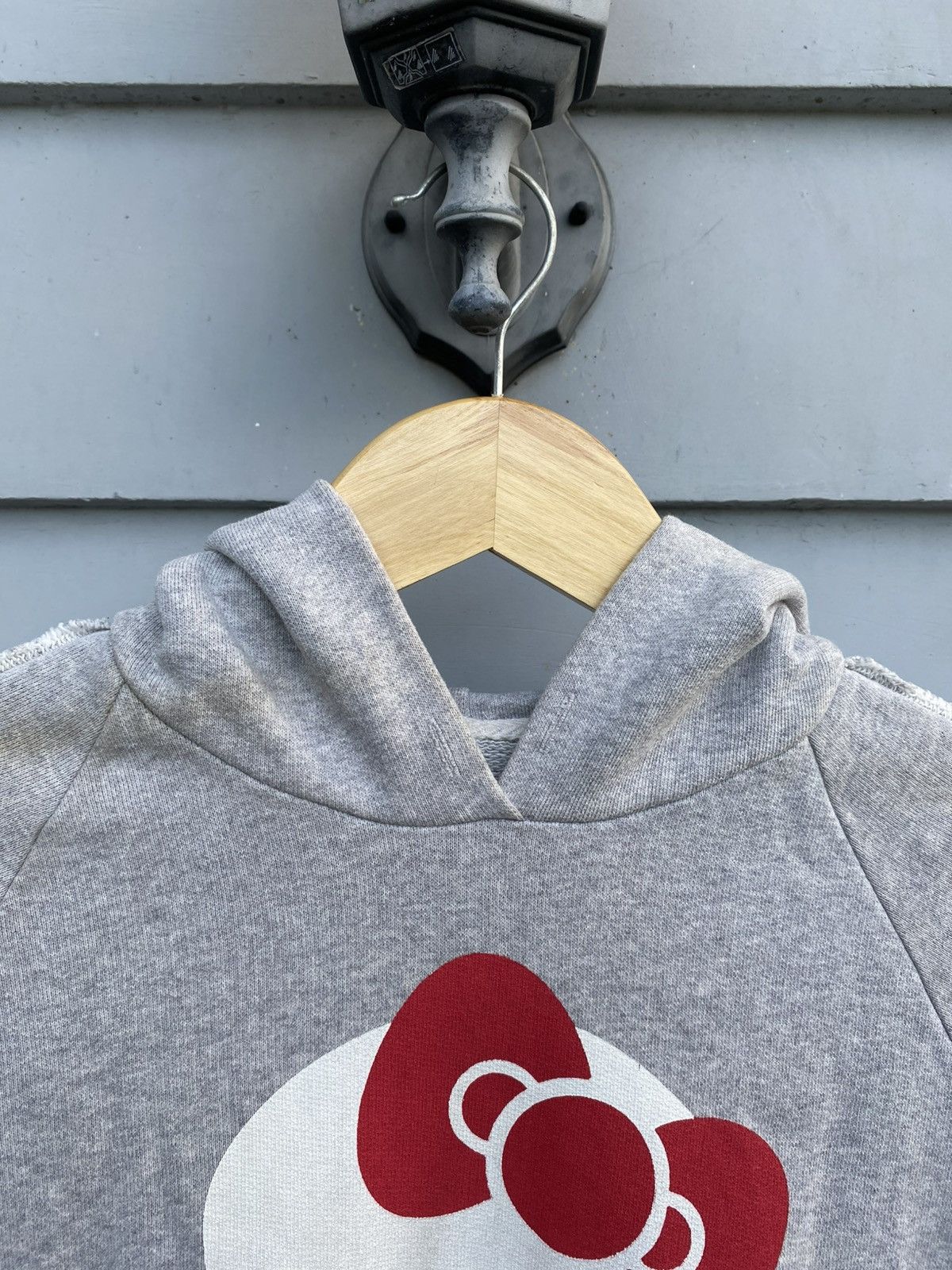 Japanese Brand × Other Hello Kitty Collaboration Distressed Hoodie Graphic Details Size S / US 4 / IT 40 - 2 Thumbnail