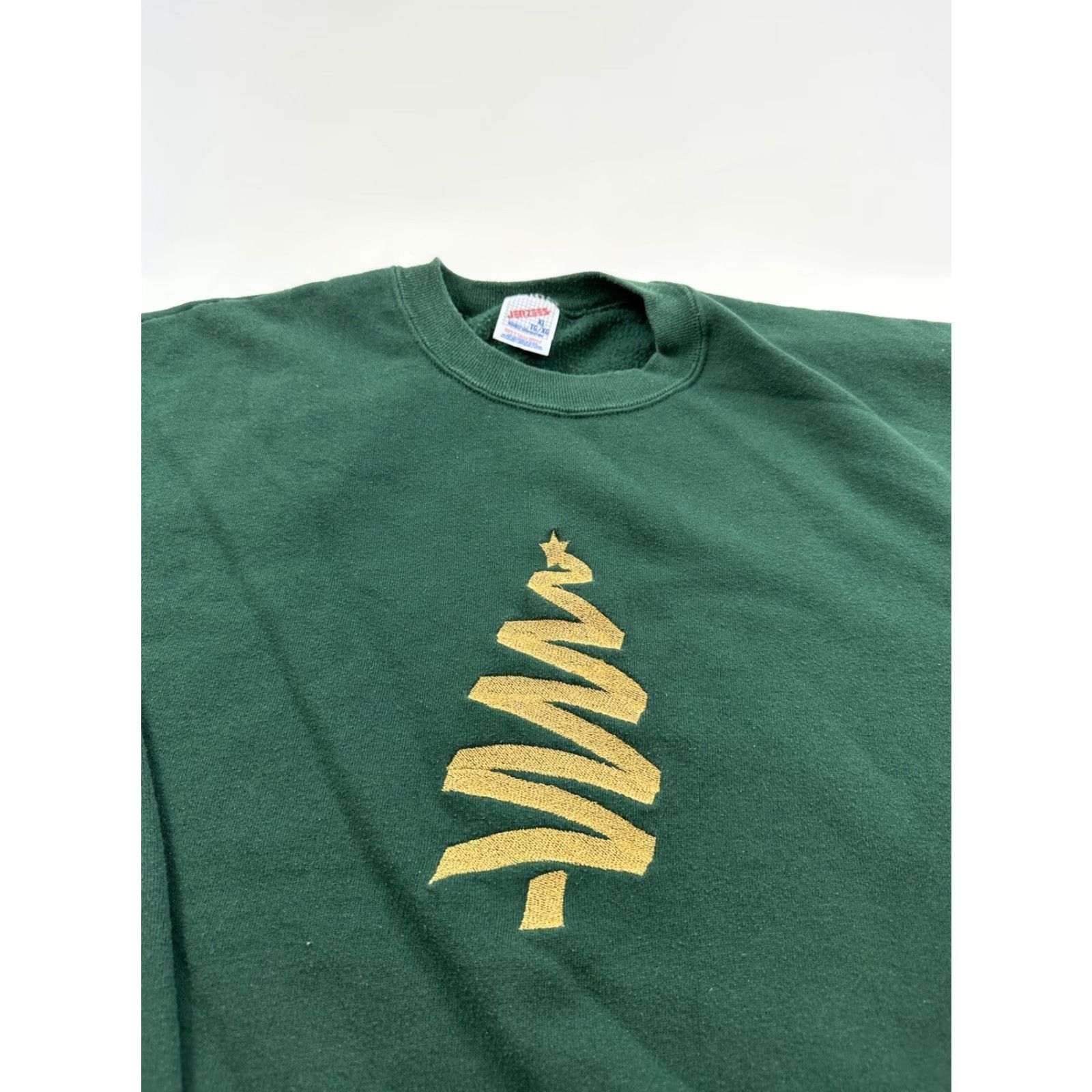 Jerzees VINTAGE Jerzees Sweatshirt Christmas Green Gold Tree Adults XL Pullover Sweater Christmas Theme Men Women (Unisex) Size XL / US 12-14 / IT 48-50 - 4 Thumbnail