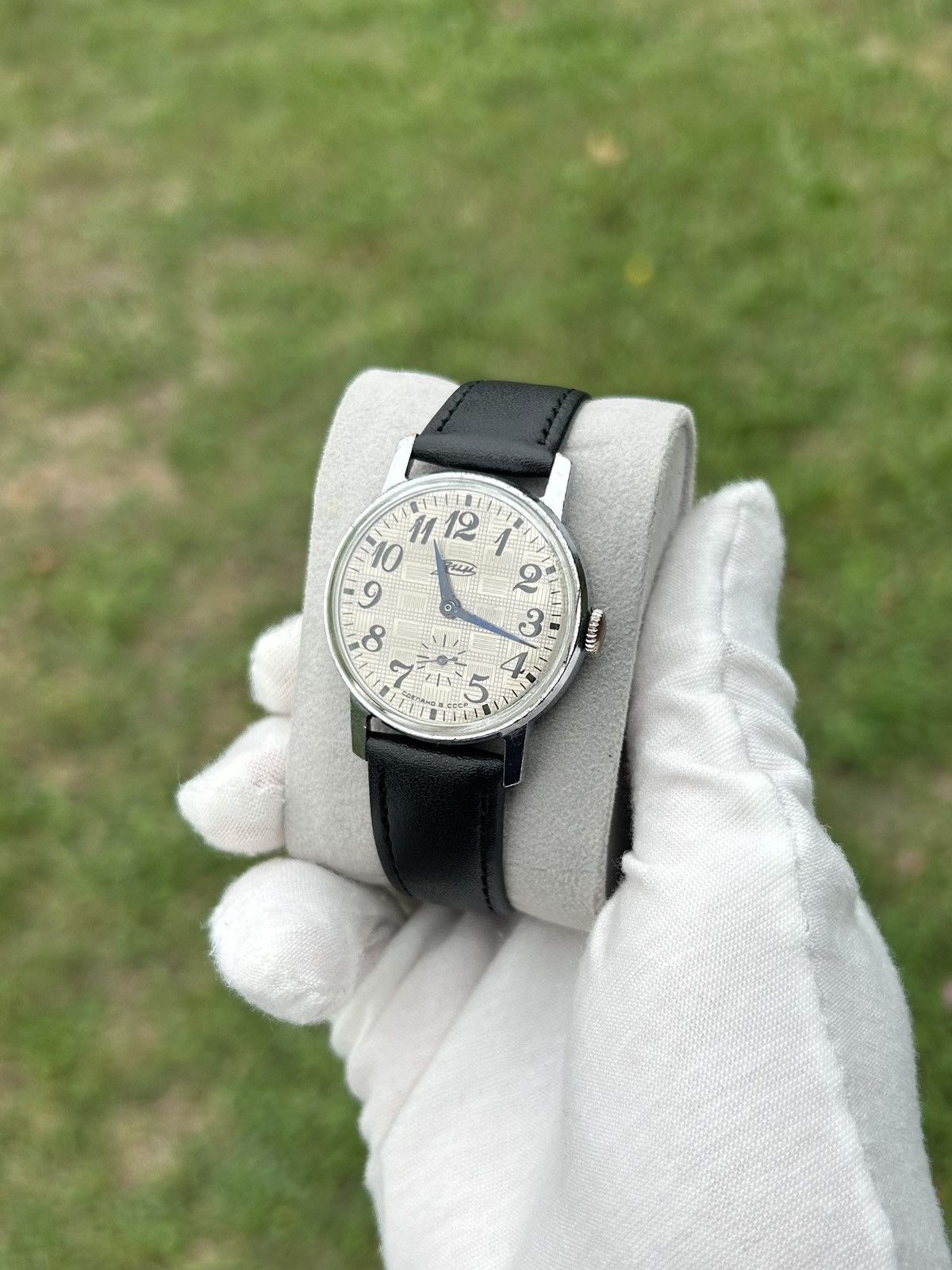 Vintage Vintage Watch Zim Soviet USSR Mechanical 1980s Size ONE SIZE - 10 Thumbnail