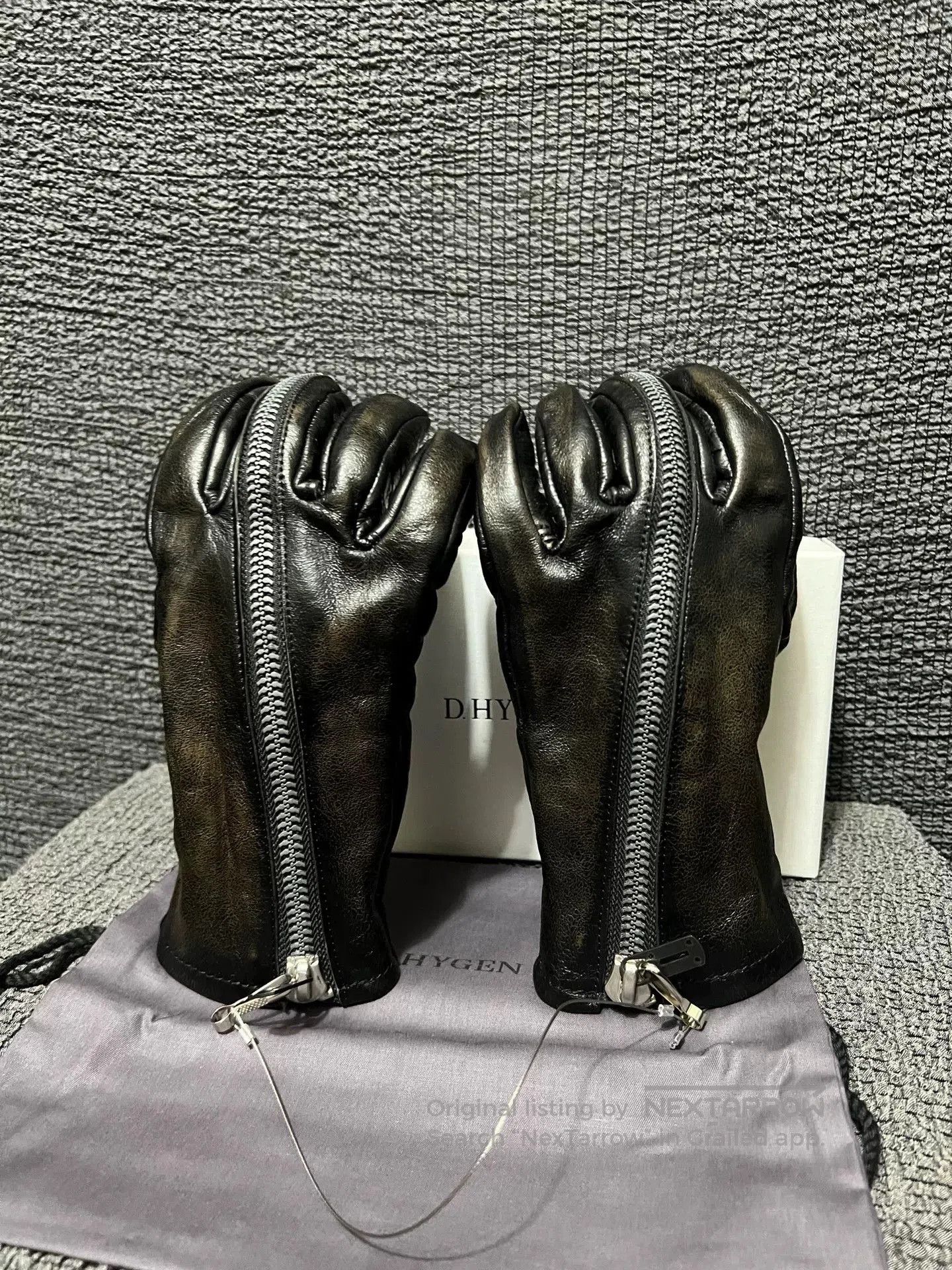 D.Hygen d hygen leather zip gloves with thumb opening. Size ONE SIZE - 1 Thumbnail