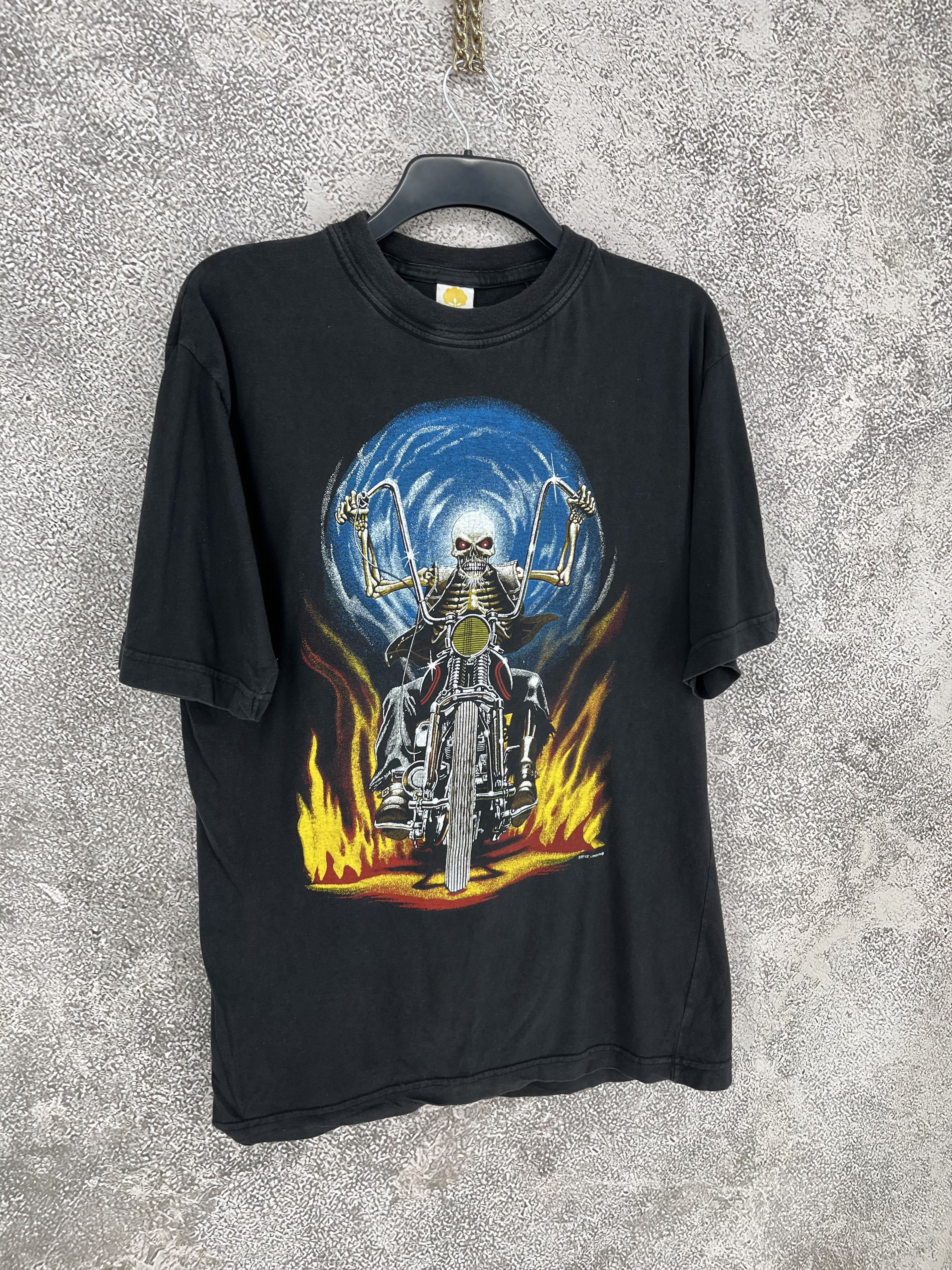 Vintage Vintage Zip It London Skull Motorcycle Graphic T-Shirt Size US XL / EU 56 / 4 - 2 Thumbnail