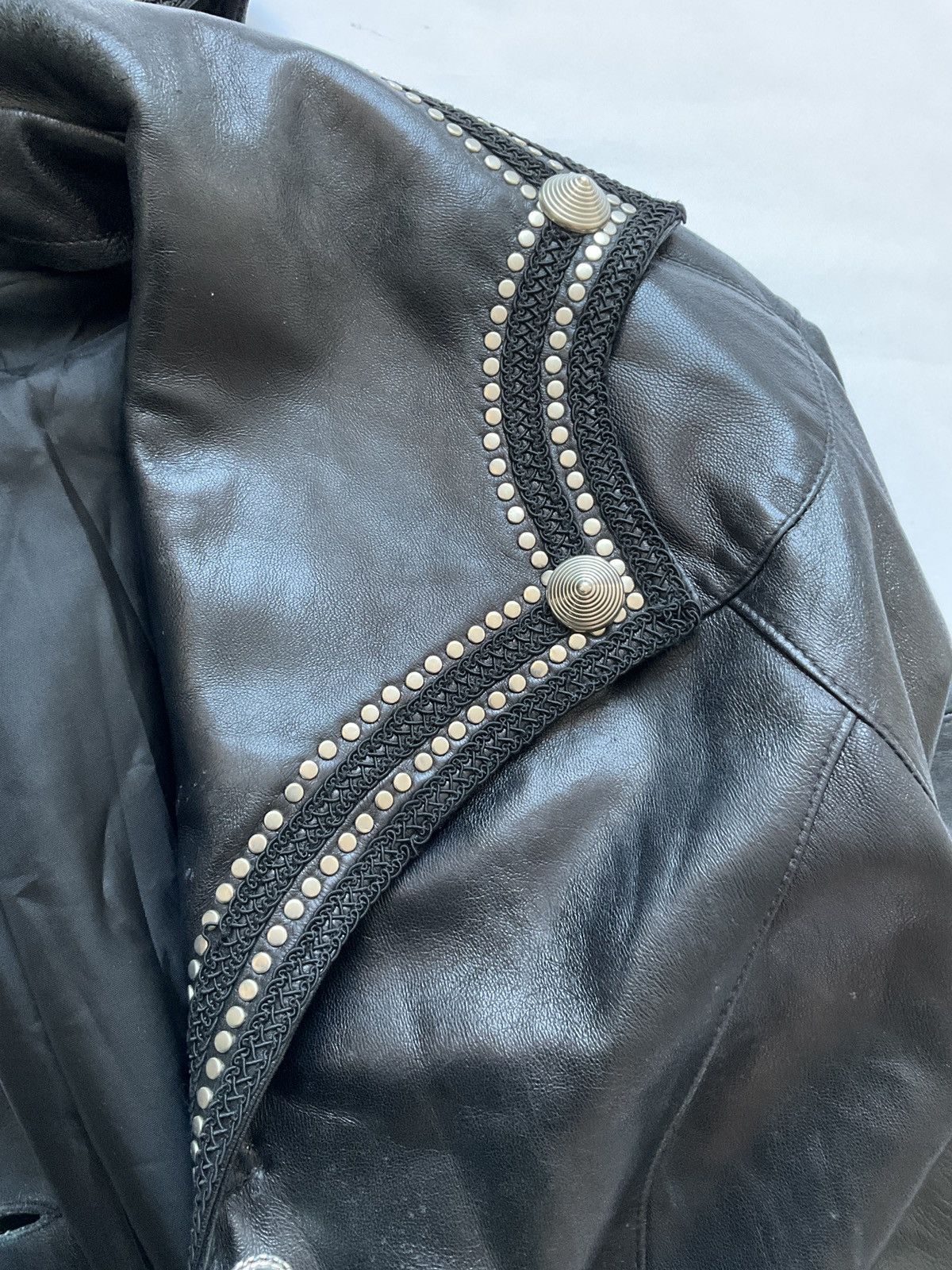 Vintage Leather coat with beautiful studded neckline Size XL / US 12-14 / IT 48-50 - 4 Thumbnail