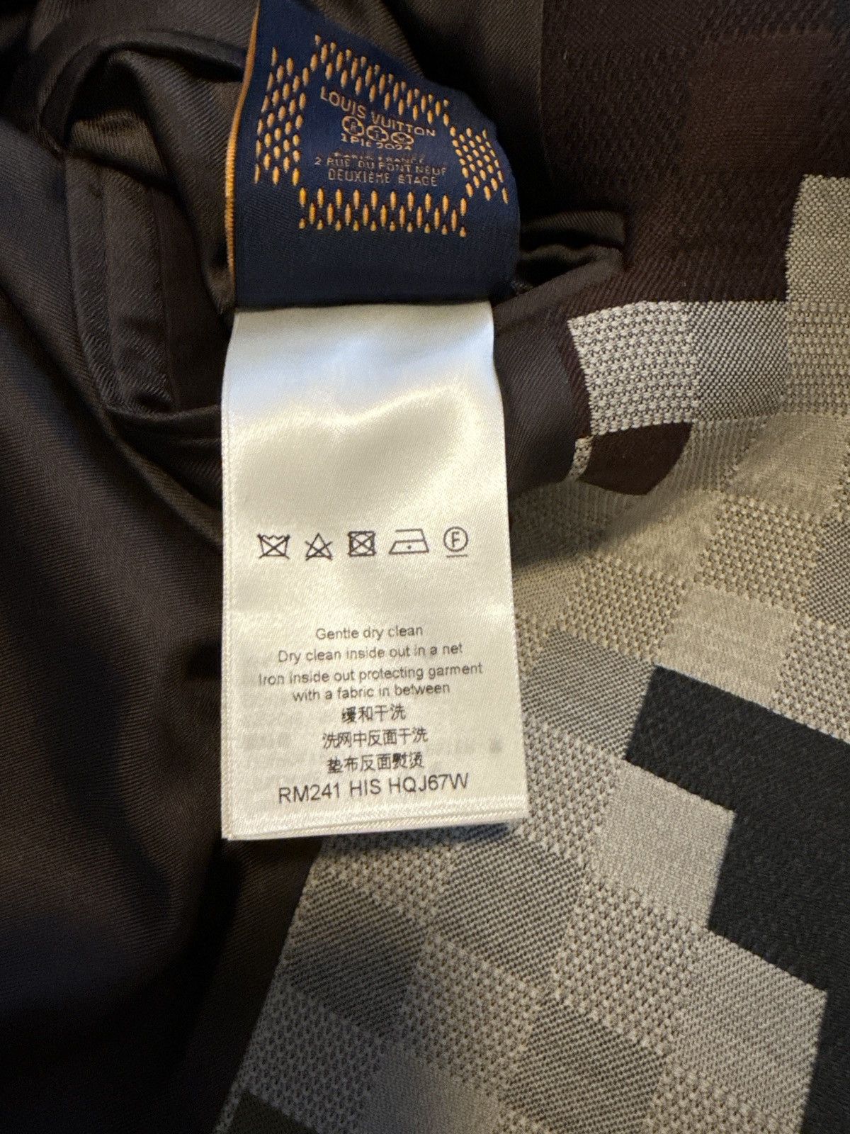 Louis Vuitton Size 50 Louis Vuitton Pharrell Pixelated Camo bomber jacket Size US M / EU 48-50 / 2 - 7 Thumbnail