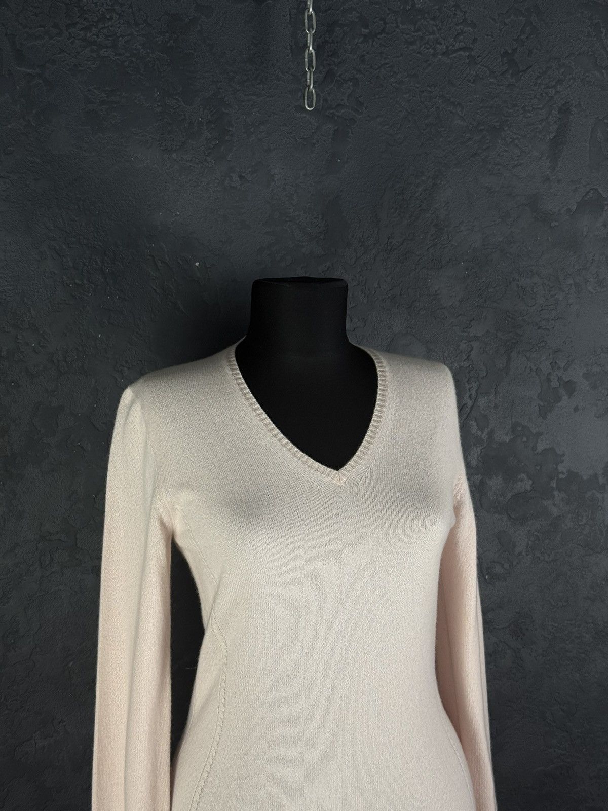 Loro Piana Loro Piana Baby Cashmere Long Sleve Knit V-Neck Pink Women's Size M / US 6-8 / IT 42-44 - 2 Thumbnail