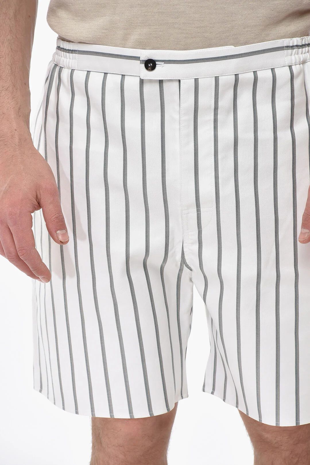 Salvatore Ferragamo og1mm0426 Striped Short in White Size US 34 / EU 50 - 2 Thumbnail