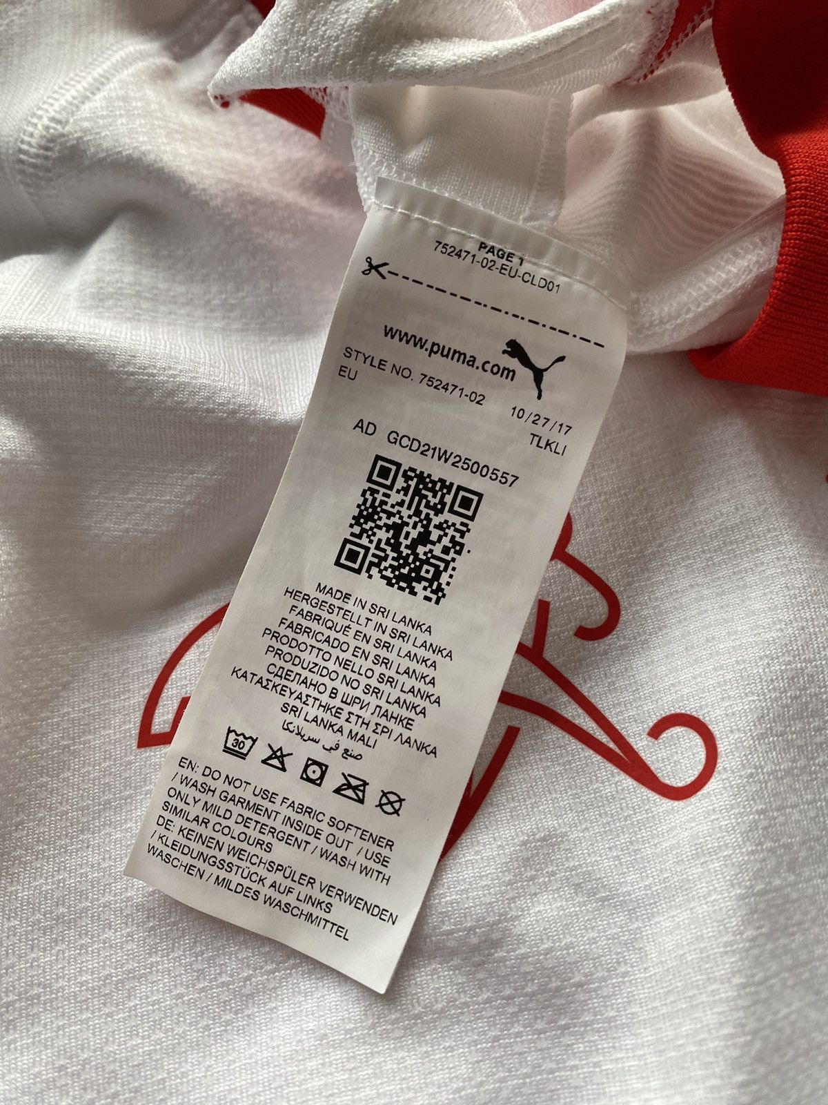 Puma Puma Switzerland Team 2018/19 #16 WUEST Away Soccer Jersey Size US M / EU 48-50 / 2 - 13 Thumbnail