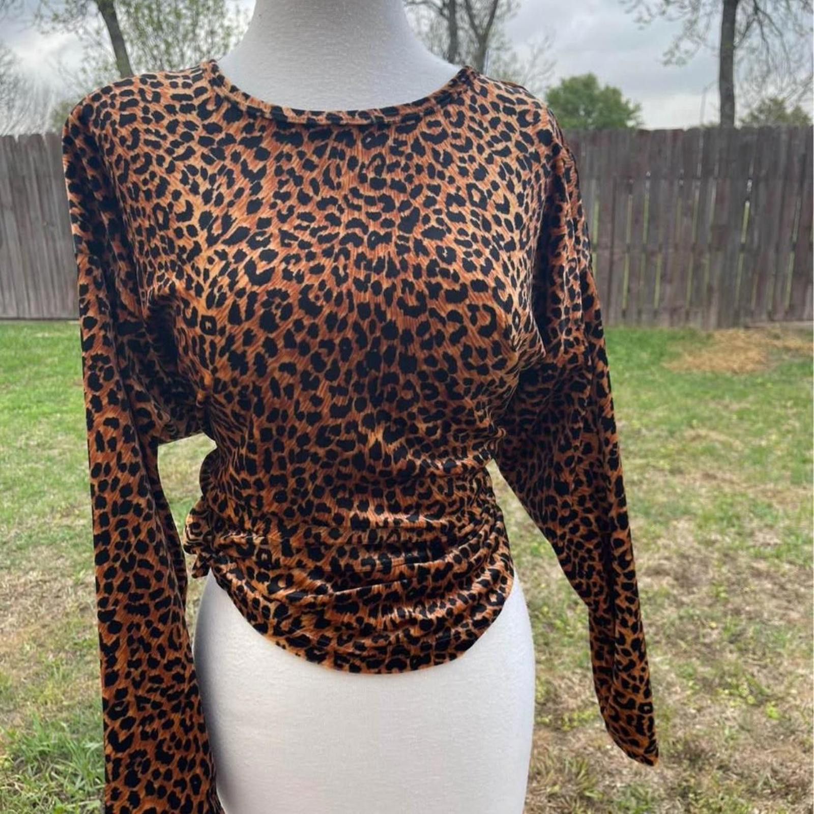 Other Vintage leopard print long sleeve top #boho #festivalvibes Size ONE SIZE - 1 Thumbnail