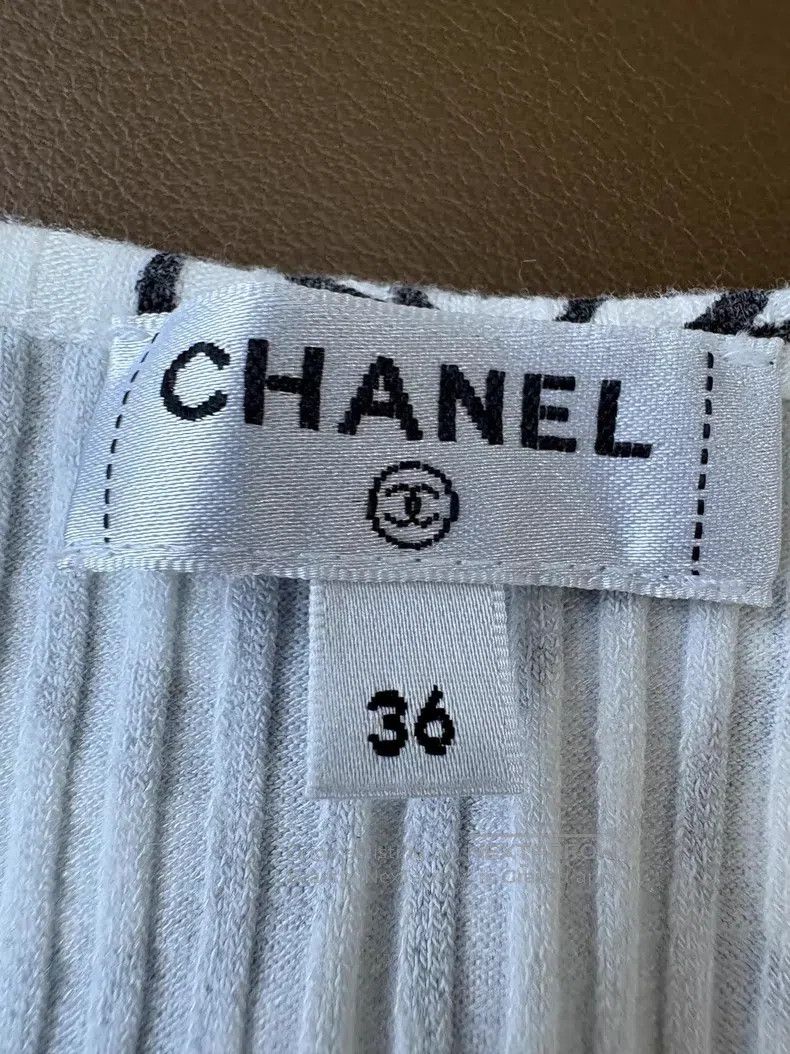 Chanel Chanel Black and white logo camellia graffiti print vest Size XS / US 0-2 / IT 36-38 - 6 Thumbnail