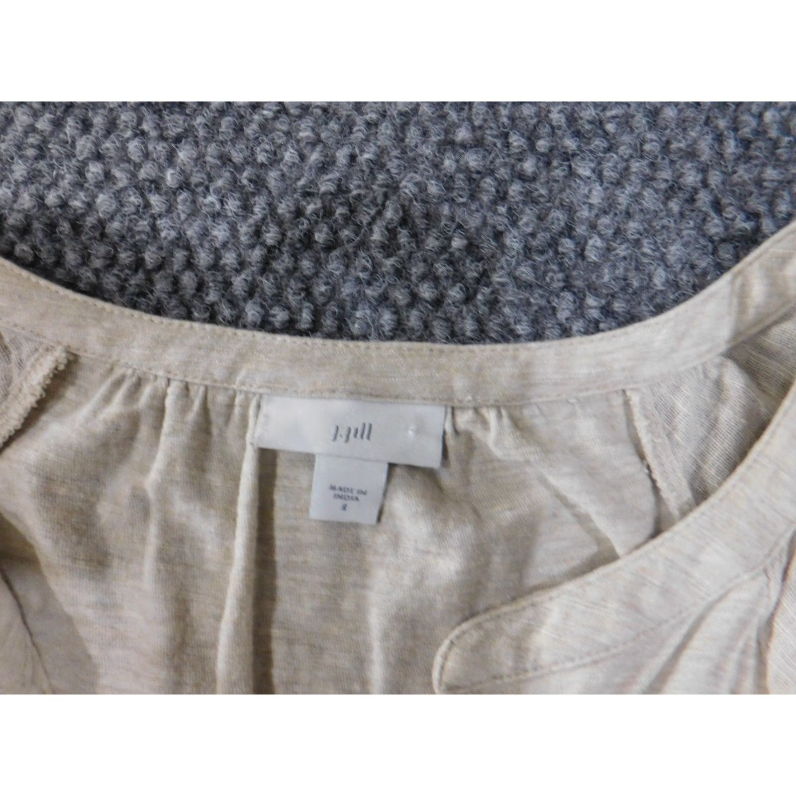 J. Jill J. Jill Blouse Shirt Womens Small Beige Floral Embroidered Knit V-Neck Cap Sleeve Pullover Casual Size S / US 4 / IT 40 - 5 Thumbnail