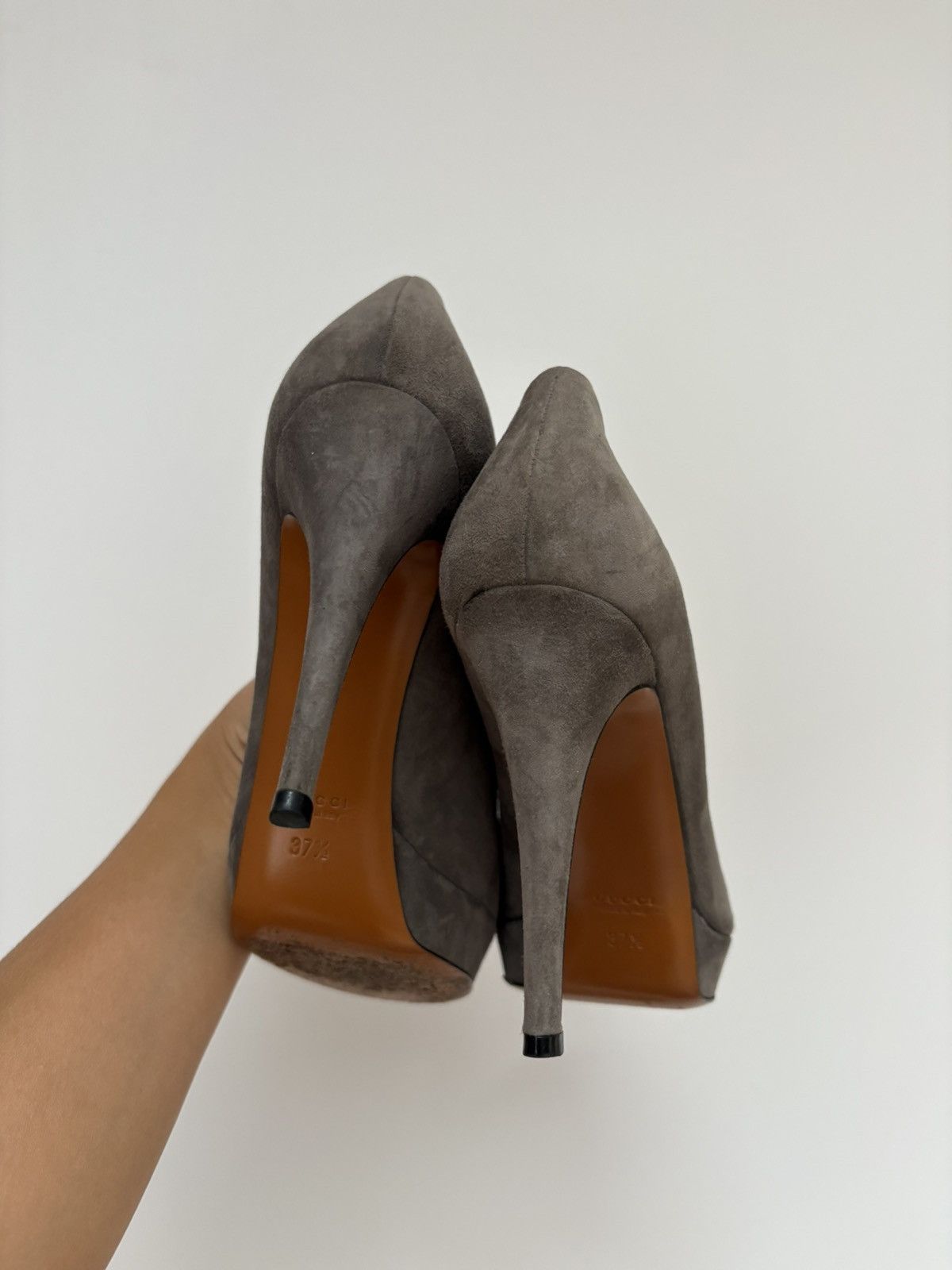 Gucci Gucci Scarlet Taupe Suede Platform Pumps Size US 7.5 / IT 37.5 - 7 Thumbnail