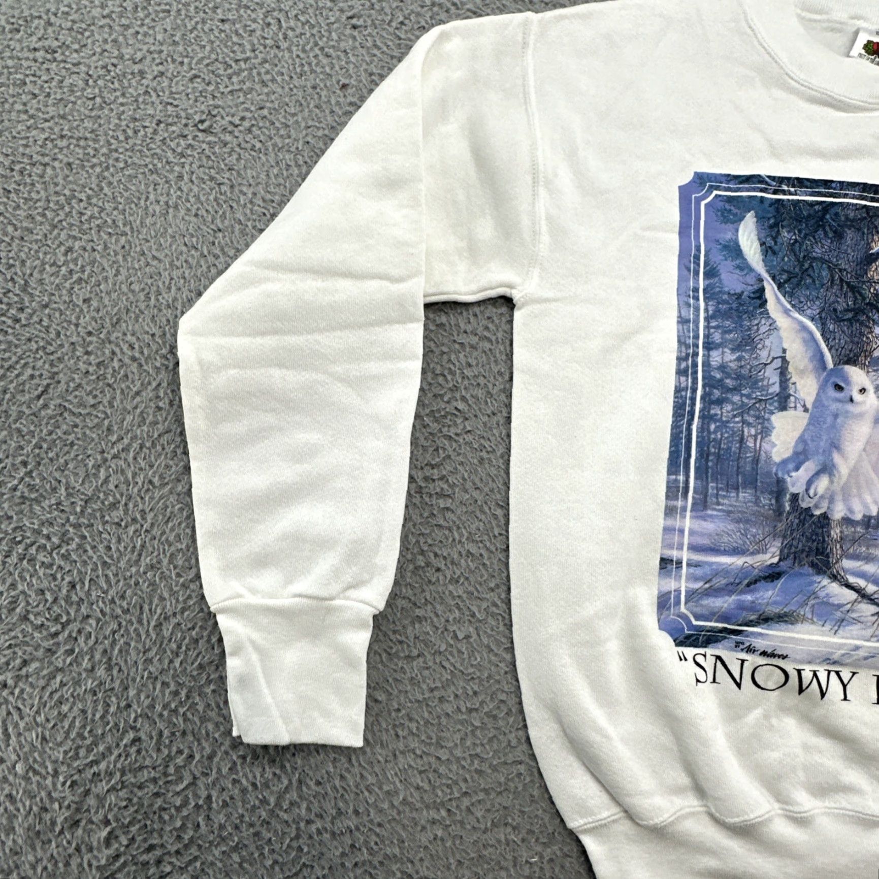 Fruit Of The Loom Fruit of the Loom Sweatshirt Small White Snow Pursuit Crew Neck Pullover Mens S Vintage No Size US S / EU 44-46 / 1 - 5 Thumbnail