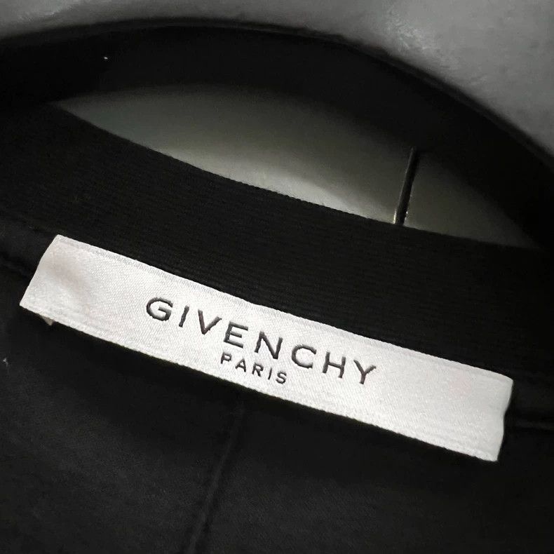 Givenchy Givenchy Black Letter Printed Short Sleeve S Size Size US S / EU 44-46 / 1 - 3 Thumbnail