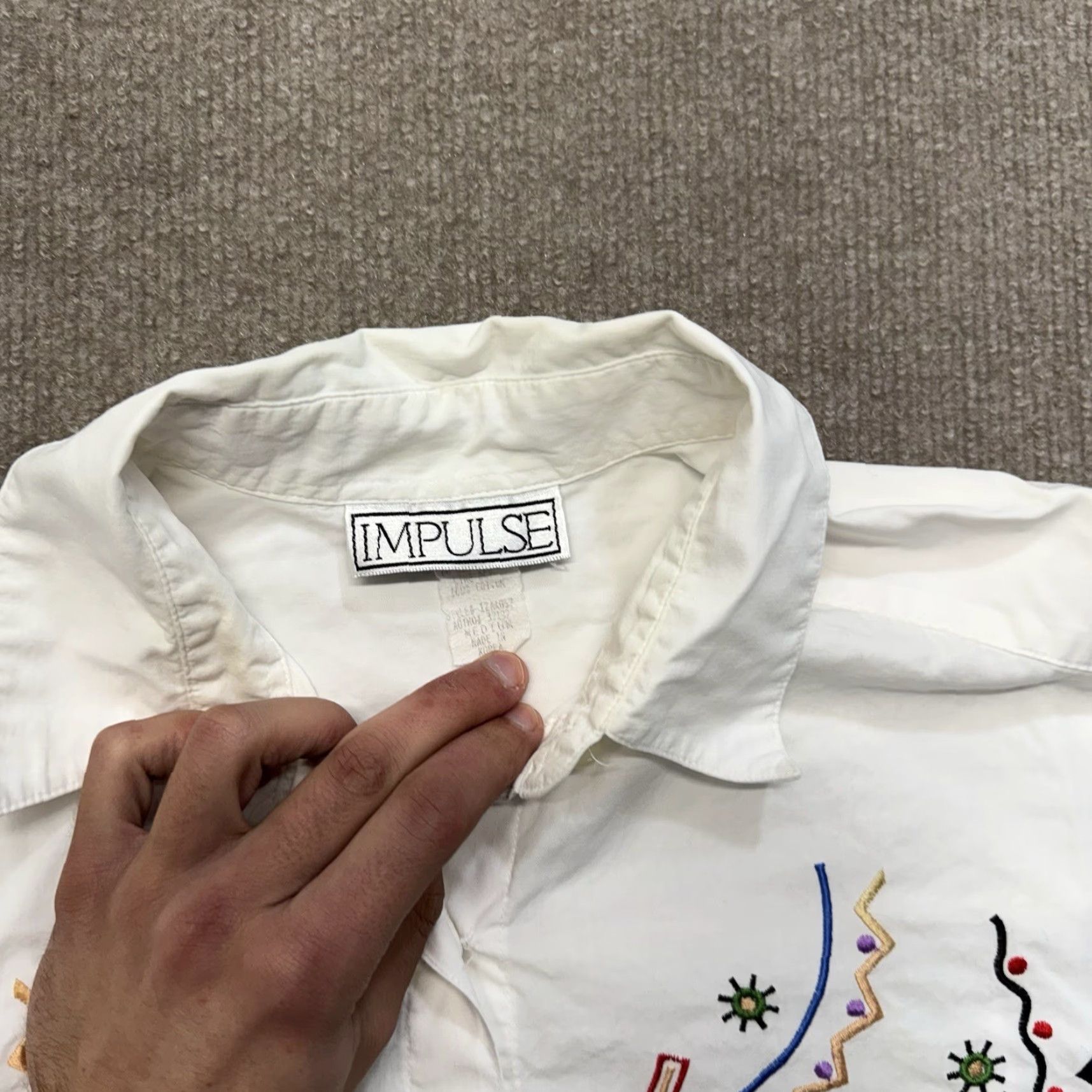 Vintage VINTAGE Impulse Shirt Womens M Button-Up Embroidered Abstract 80s Geometric White Crew Neck Short Sleeve Cotton Blend Asymmetrical Sleeve Mens? Size M / US 6-8 / IT 42-44 - 3 Thumbnail