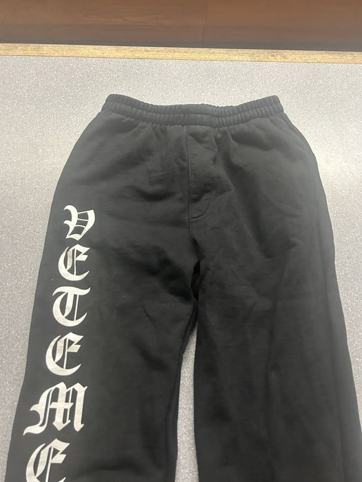 Vetements Vetements Gothic Big Logo Sweatpants | Grailed