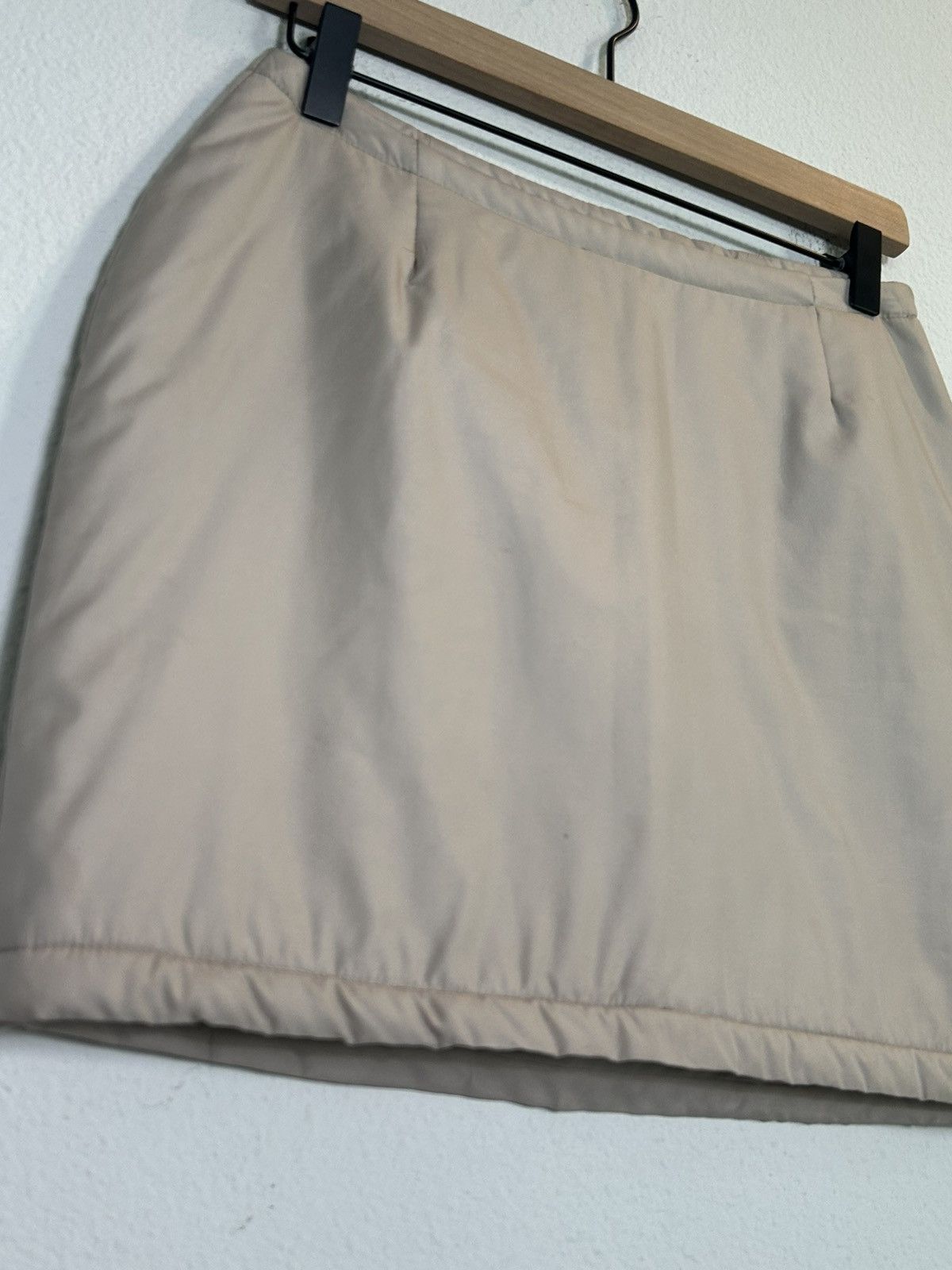 Helmut Lang 90’s Nylon Padded Mini Skirt Size 27" / US 4 / IT 40 - 2 Thumbnail