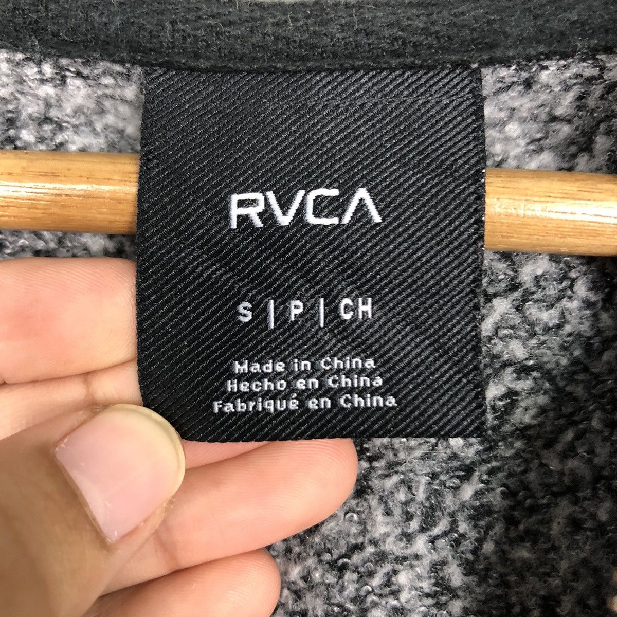 Japanese Brand 📌Vintage Hoodie Zipper Sweater Rvca Big Logo Spell Out Size US S / EU 44-46 / 1 - 21 Thumbnail