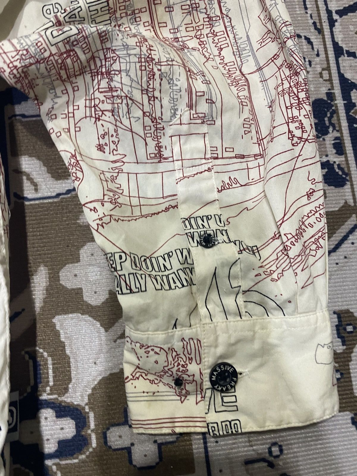 Vintage VINTAGE FREAKY MASSIVE FULLPRINT BUTTON UP ! Size US L / EU 52-54 / 3 - 17 Thumbnail