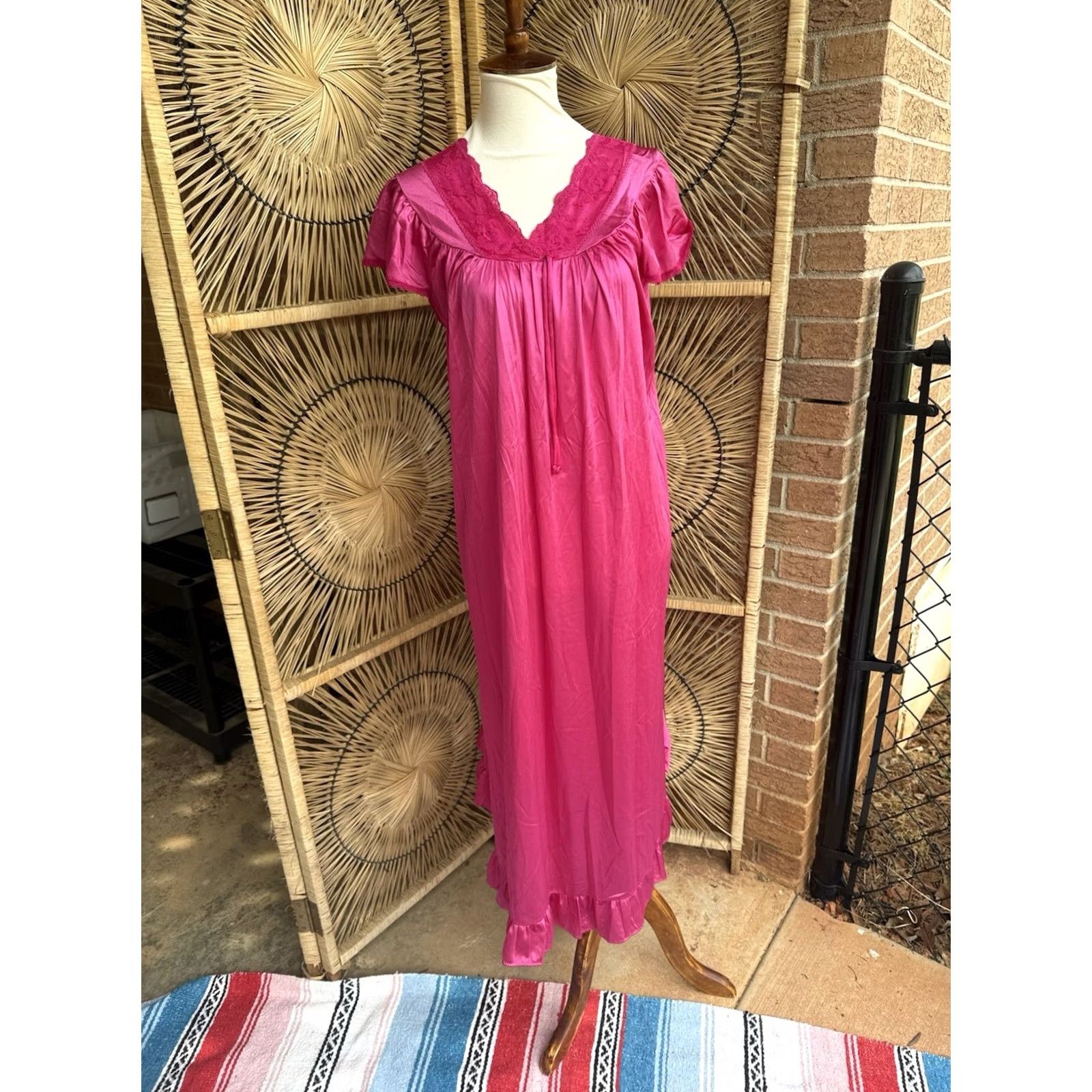 Vintage VINTAGE Nancy King Nightgown Lingerie One Piece Pink 100% Nylon Medium Women USA Vintage Nightgown Womens Size ONE SIZE - 2 Thumbnail