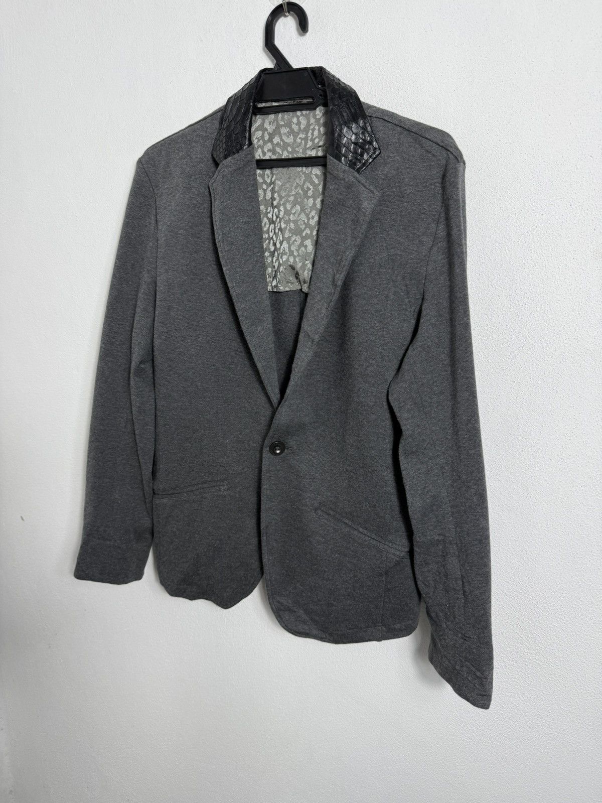 semanticdesign ISAMU KATAYAMA STYLE SINGLE BUTTON JUMPER PYTHON COLLAR Size US L / EU 52-54 / 3 - 3 Thumbnail