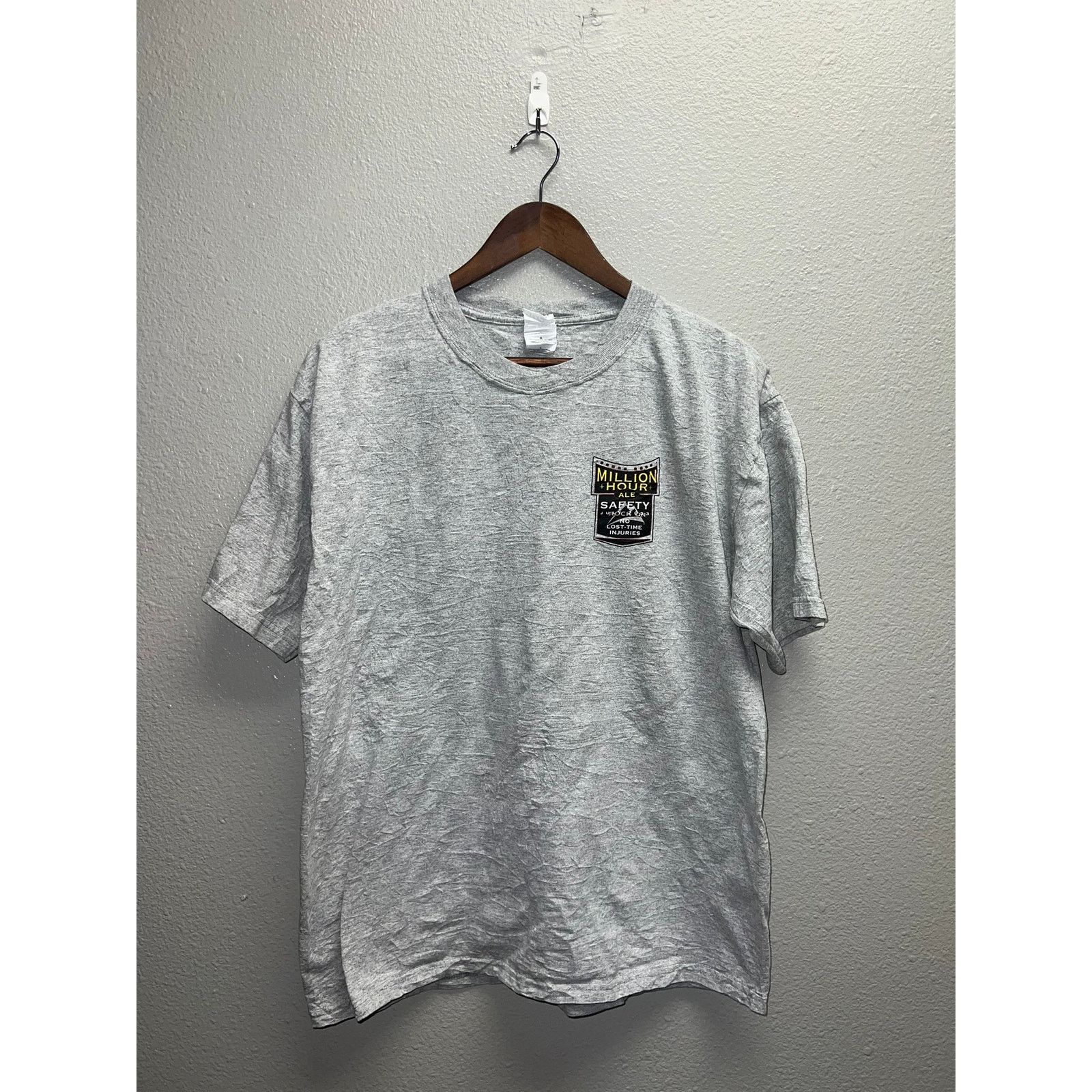 Gildan Vintage Million Hour Ale Shirt Beer Workplace Safety Tee L Size US L / EU 52-54 / 3 - 1 Thumbnail