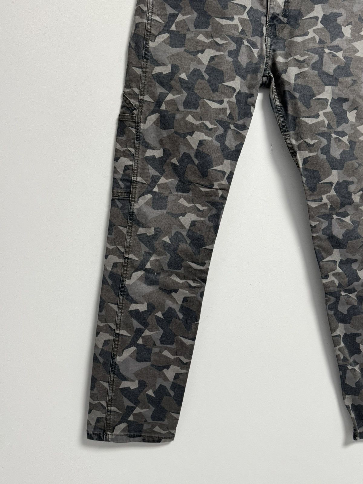 Levi's Levi’s Vintage Pants Camo Y2K styel HI-Ball W/30 Size US 30 / EU 46 - 13 Thumbnail