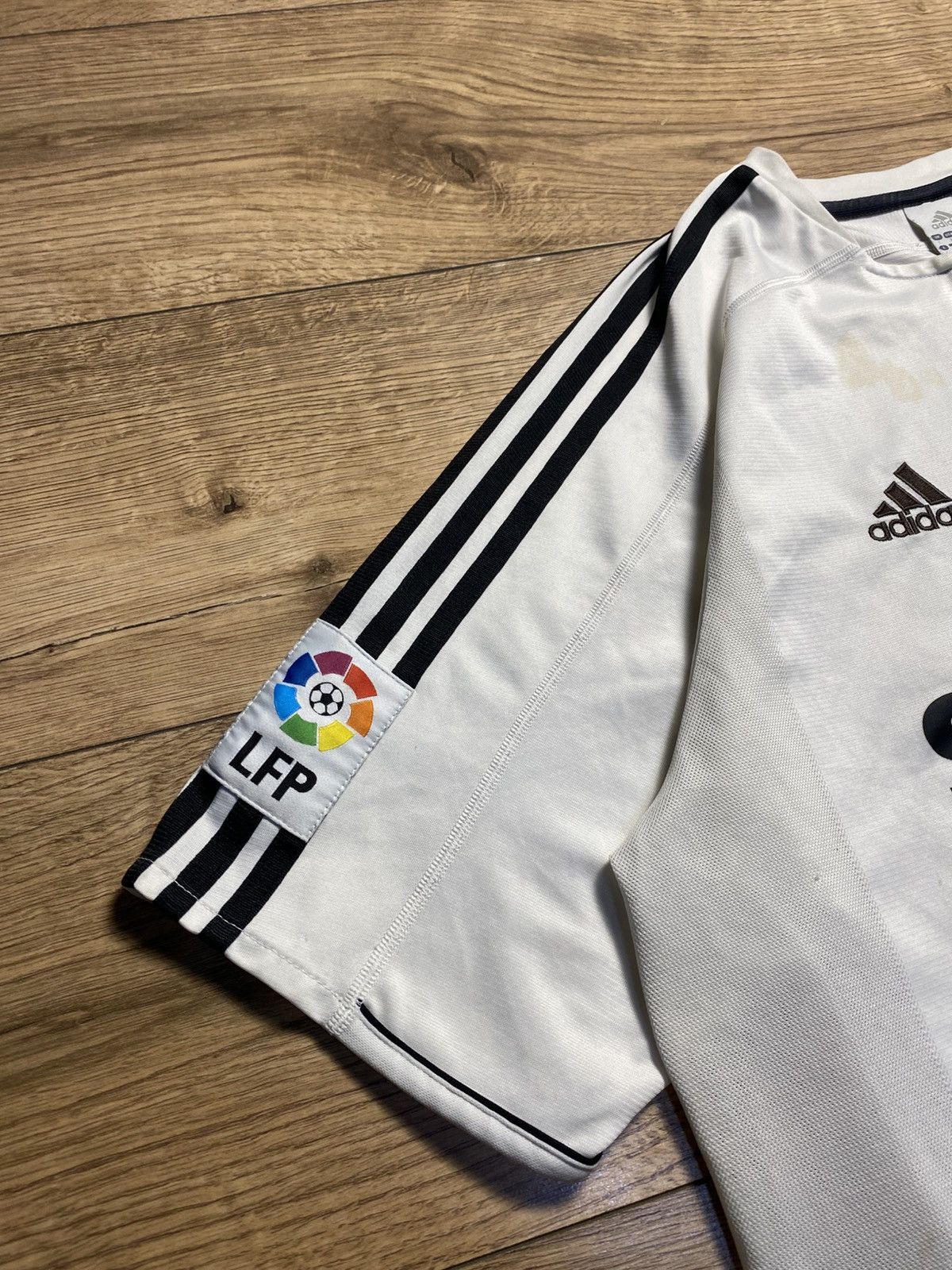 Adidas Adidas Real Madrid 2003-2004 Home Jersey #23 BECKHAM Size L Size US L / EU 52-54 / 3 - 5 Thumbnail