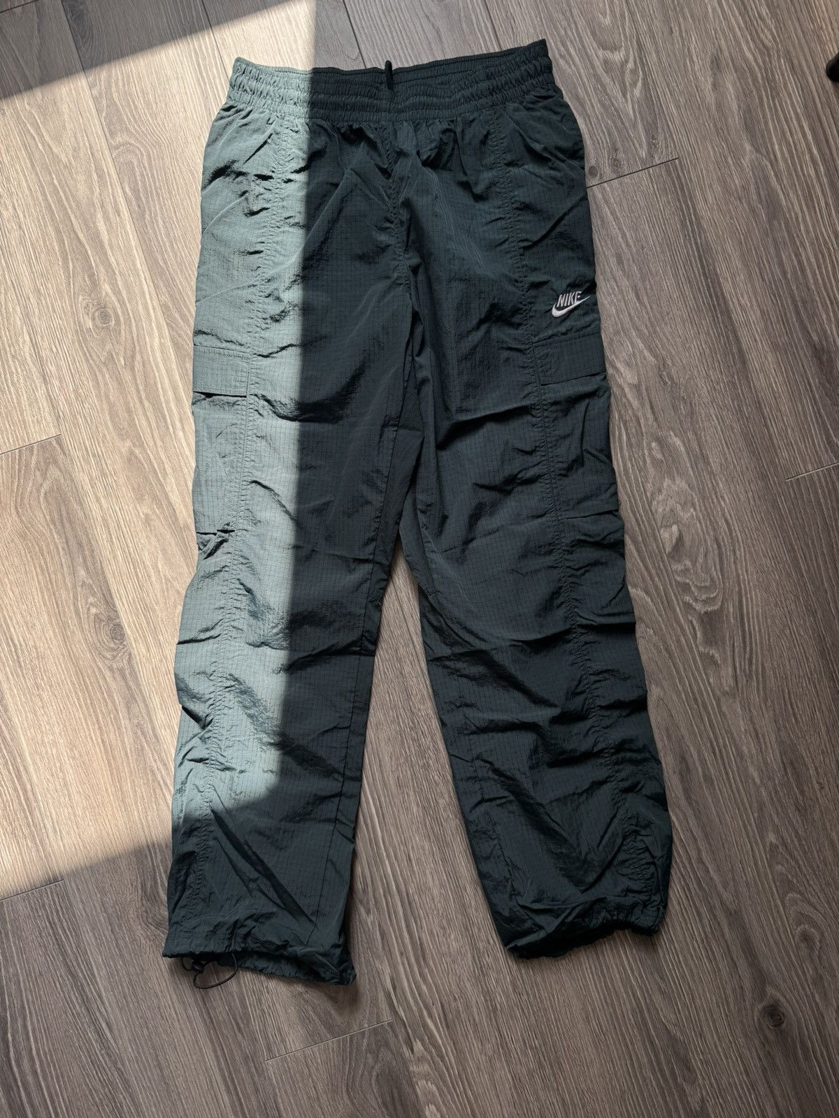 Nike Nike Woven Cargo Buggy Parashute Sweatpants in Deep Green L Size 34" / US 12 / IT 48 - 1 Thumbnail