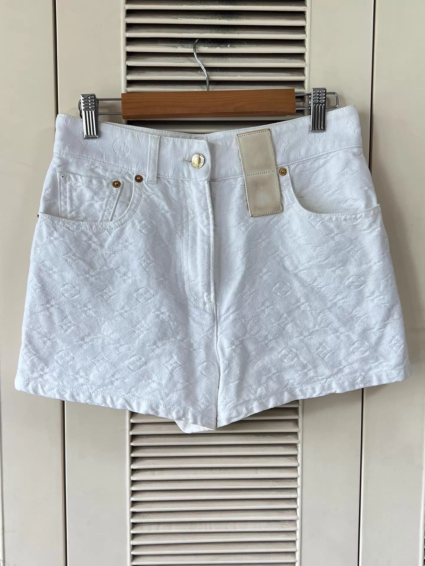 Louis Vuitton Louis Vuitton White All Over Logo Shorts Size 36 Like New Size 26" / US 2 / IT 38 - 1 Thumbnail