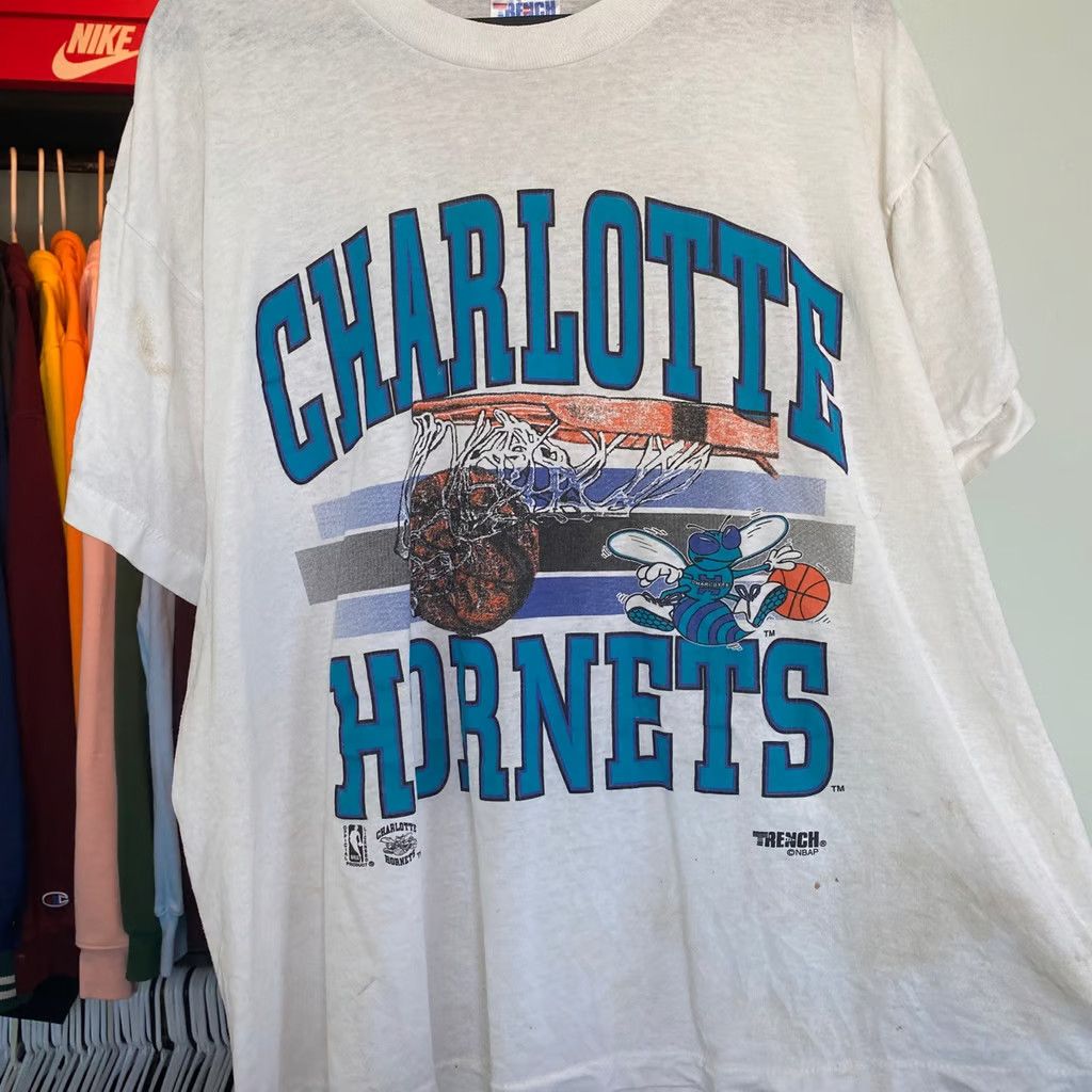 American Trench × Vintage Vintage Charlotte Hornets Shirt Size US XL / EU 56 / 4 - 1 Thumbnail