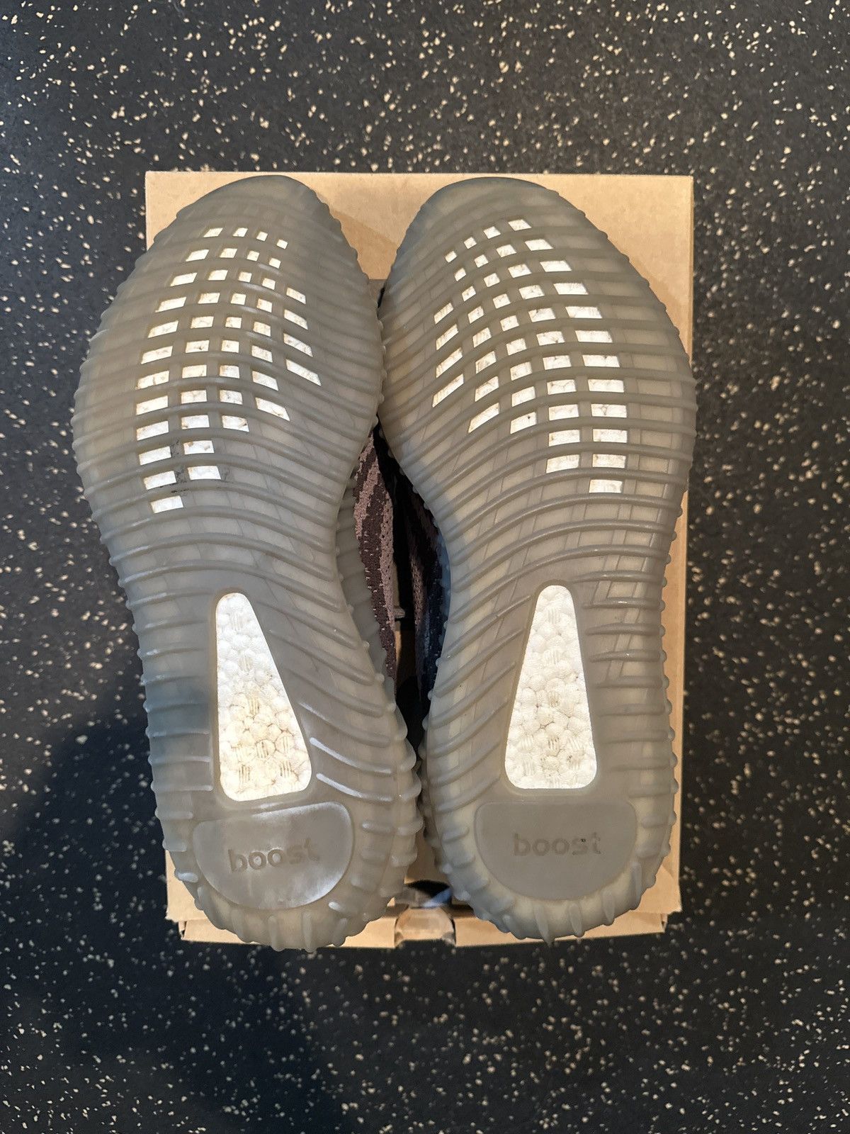 Yeezy Yeezy 350 V2 Beluga 2.0 Size US 10 / EU 43 - 3 Thumbnail