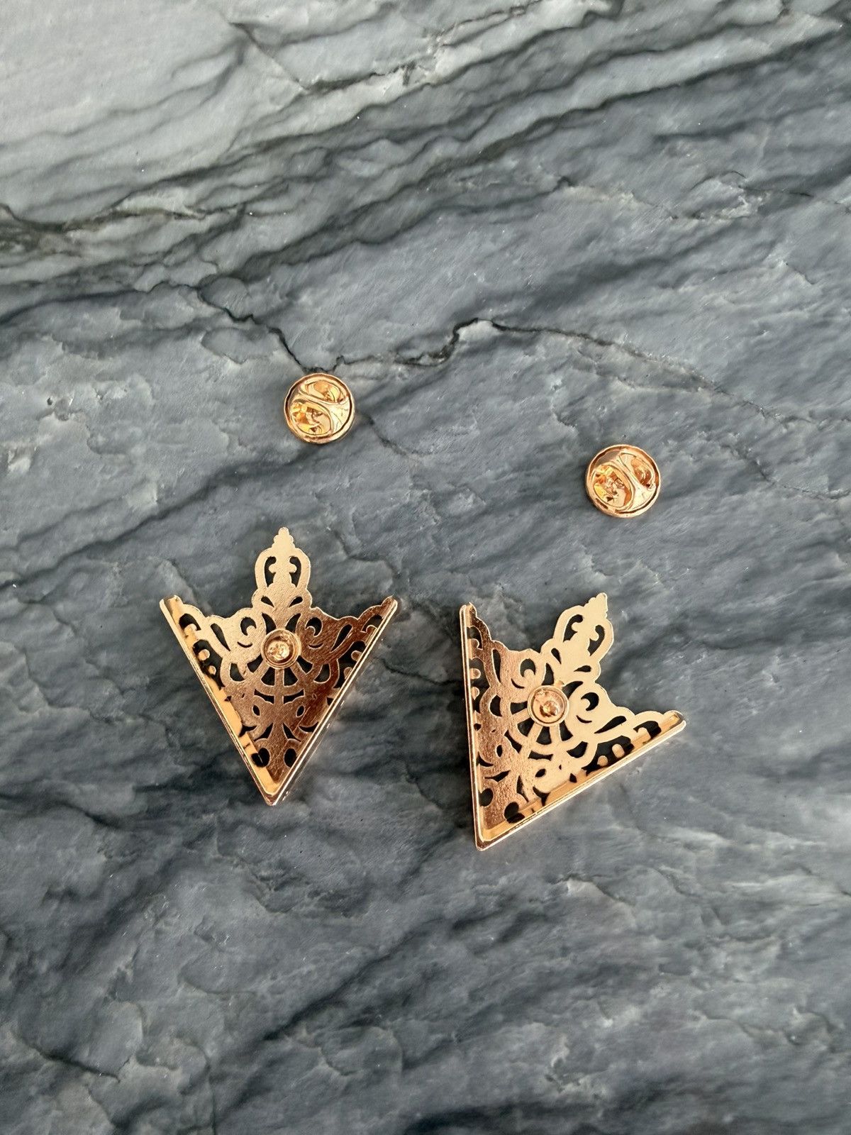 Other Triangle Brooch Unisex Shirt Collar Pin 1Pc Size ONE SIZE - 4 Thumbnail