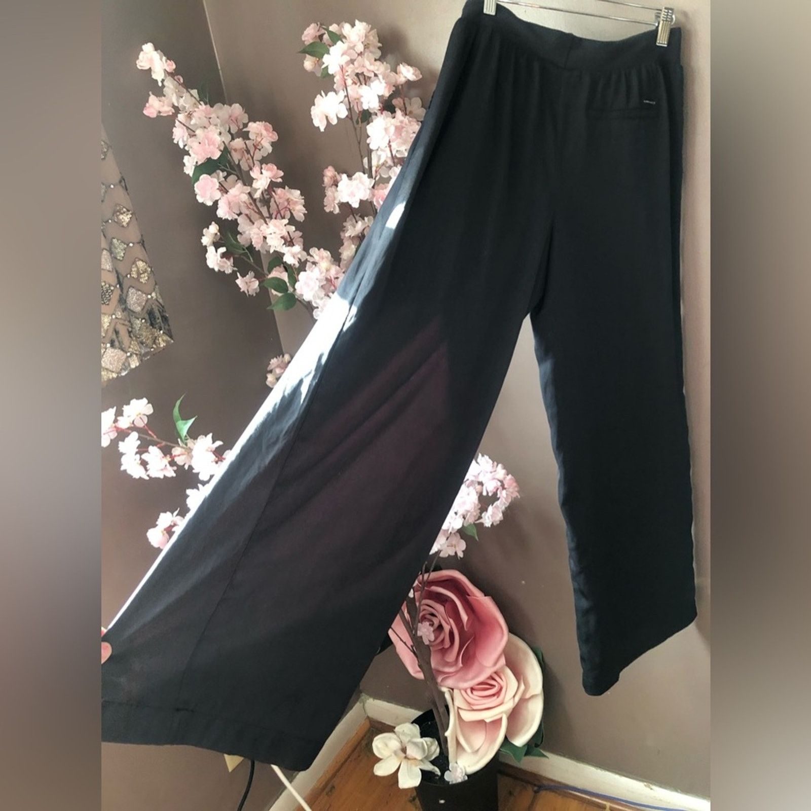 Sanctuary Silk wide leg Pants with elastic & drawstring waist. Size 26" / US 2 / IT 38 - 4 Thumbnail