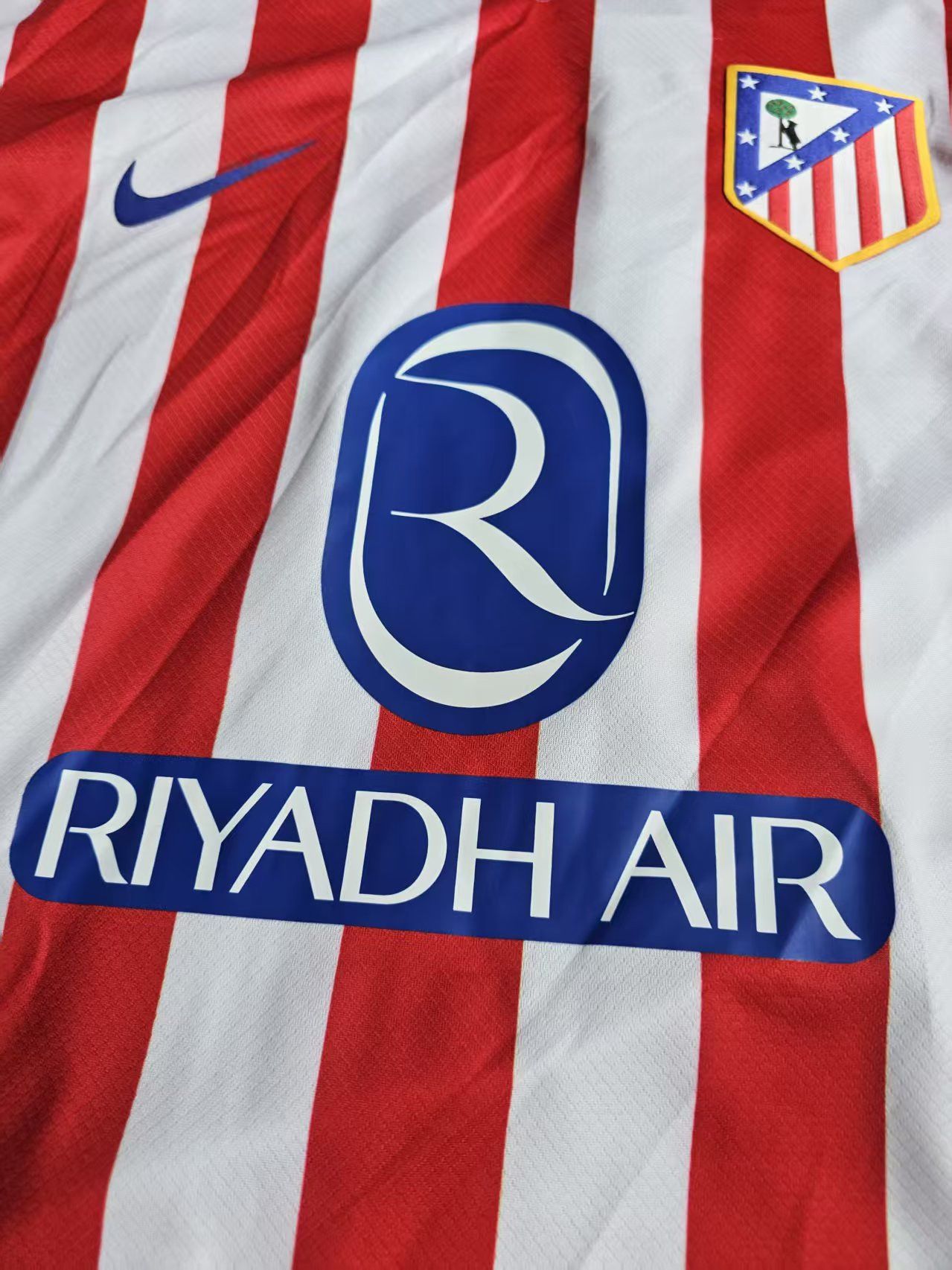Other Atletico Madrid #19 Julián Álvarez Jersey Home 2026 Size US L / EU 52-54 / 3 - 3 Thumbnail