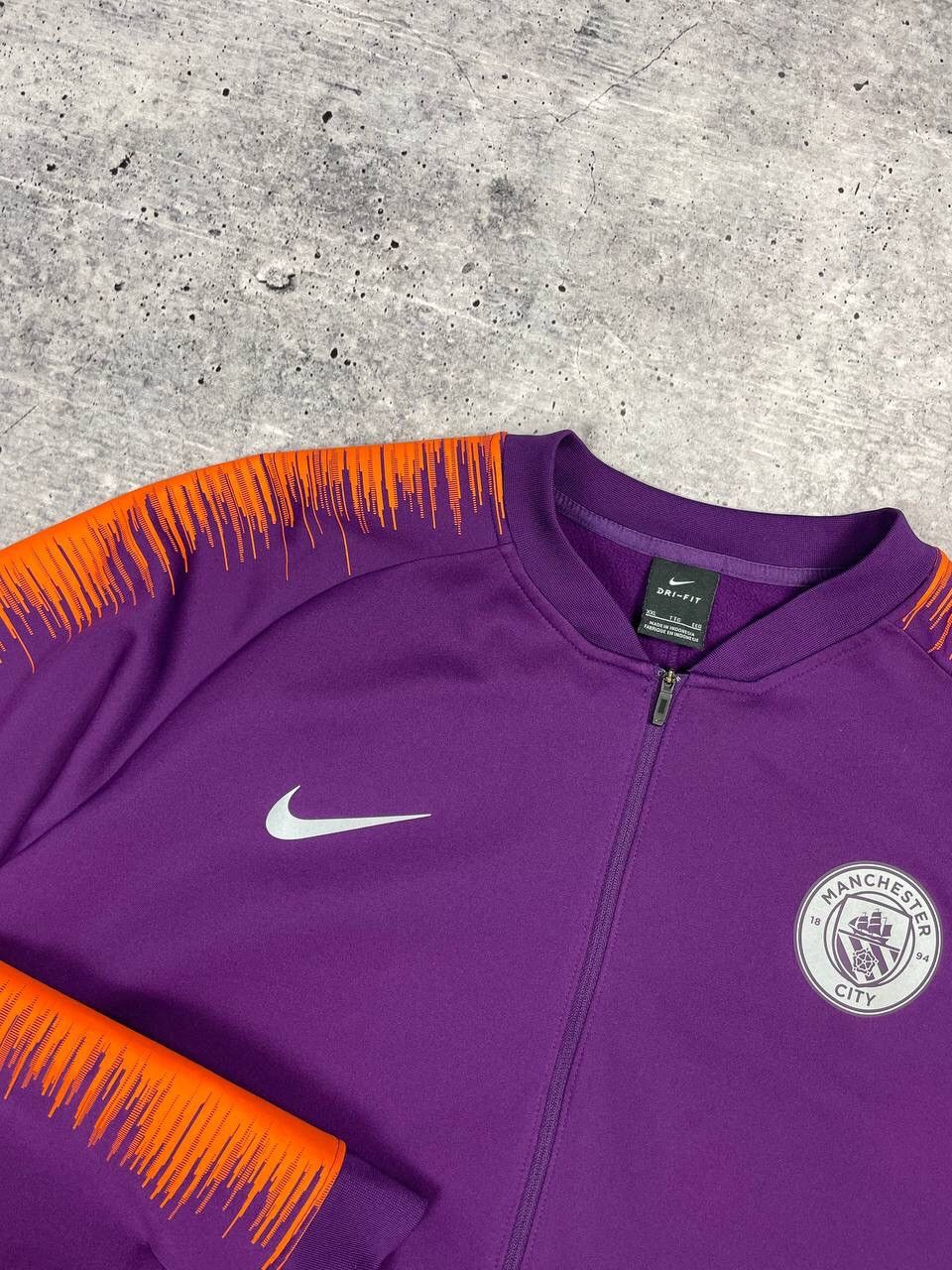 Nike Vintage Nike Y2K Manchester City Reflective Logo Zip Olympic Size US XXL / EU 58 / 5 - 8 Thumbnail