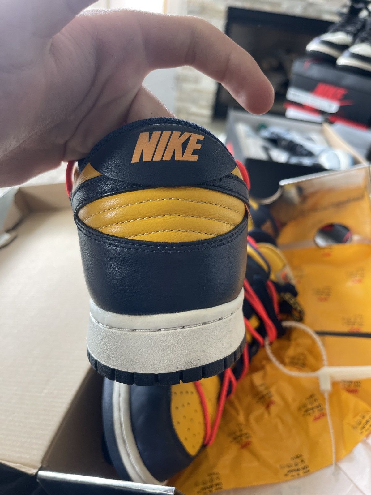 Nike × Off-White Off White Dunk Low Michigan Size 12 Size US 12 / EU 45 - 7 Thumbnail