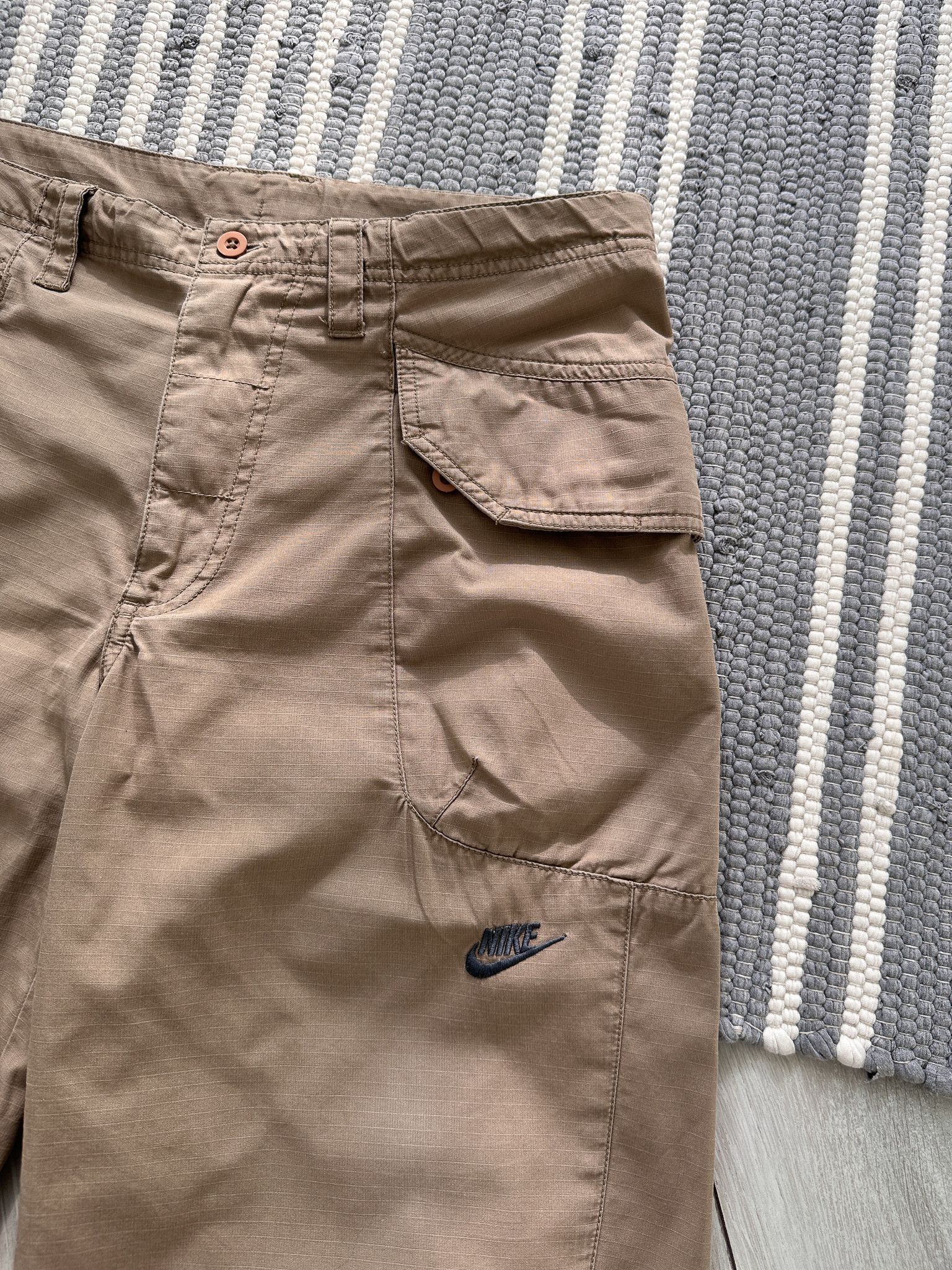 Nike Vintage Nike Beige Cargo Shorts Size US 30 / EU 46 - 4 Thumbnail